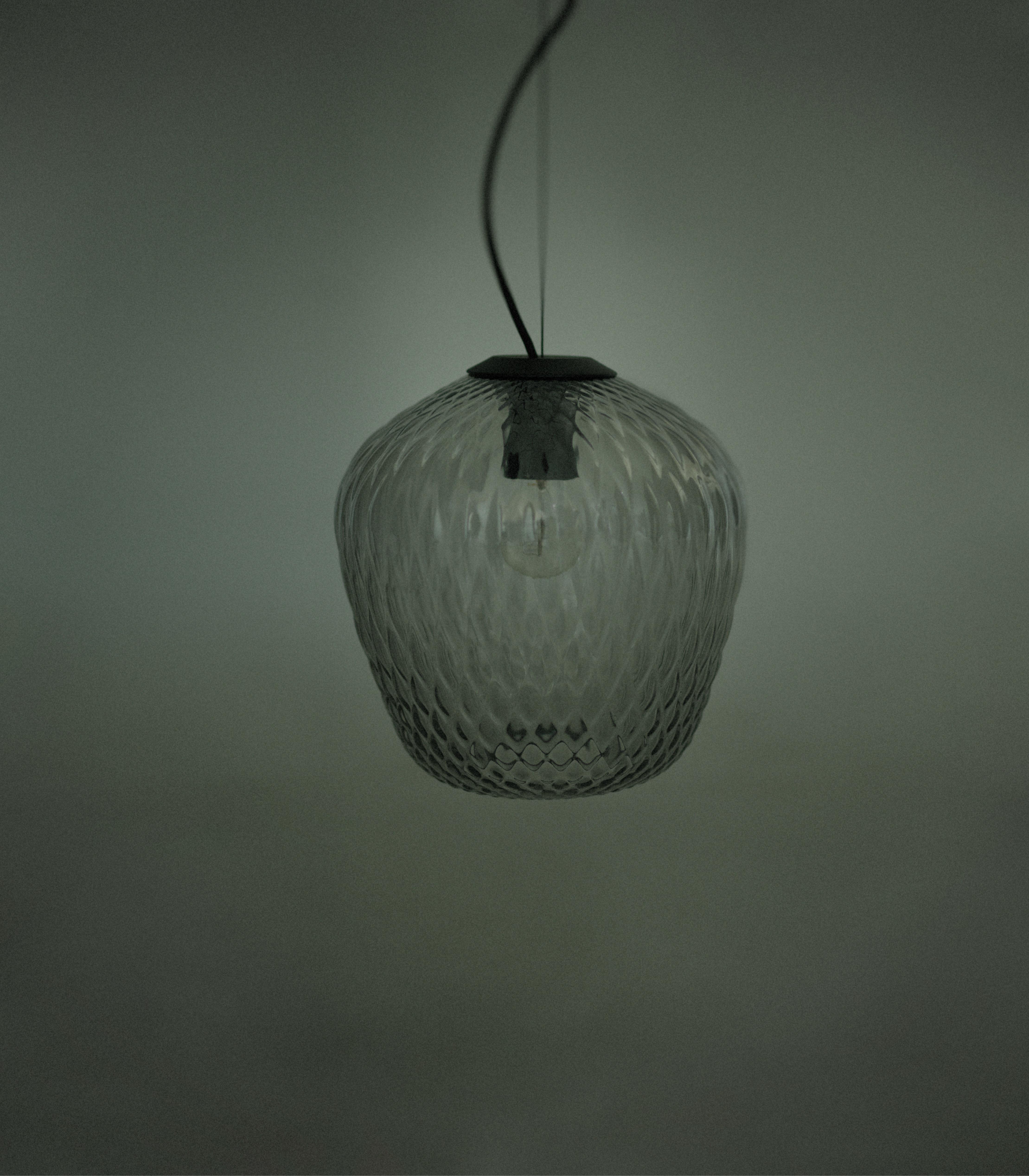 Lampa visící BLOWN s lesklým stínidlem