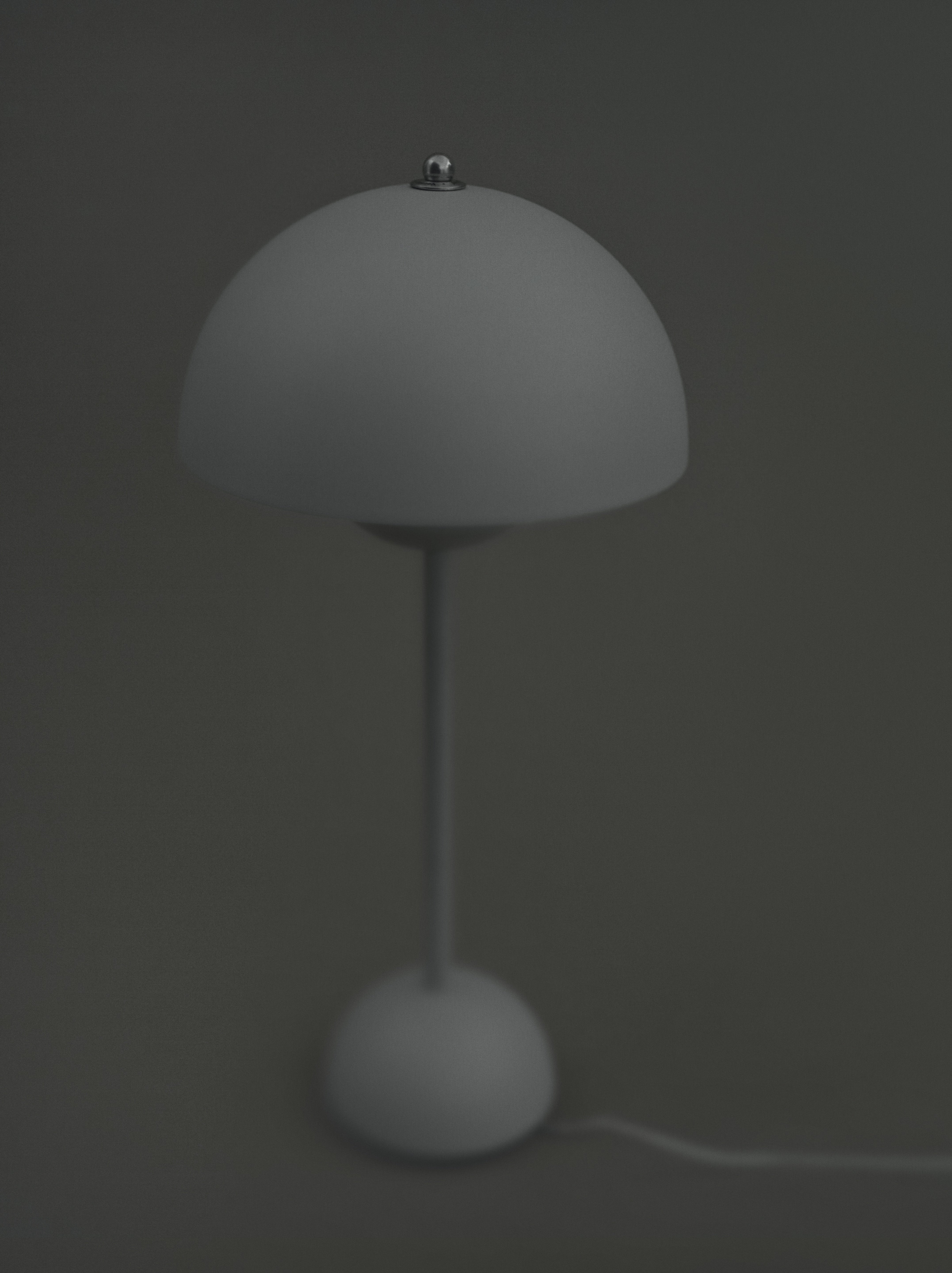 Stolní lampa FLOWERPOT VP3 matná bílá