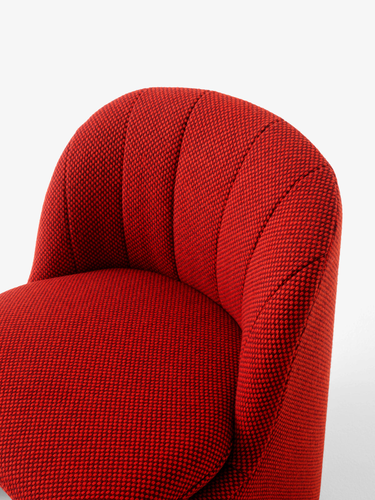 Křeslo LOAFER SC107 čalouněné