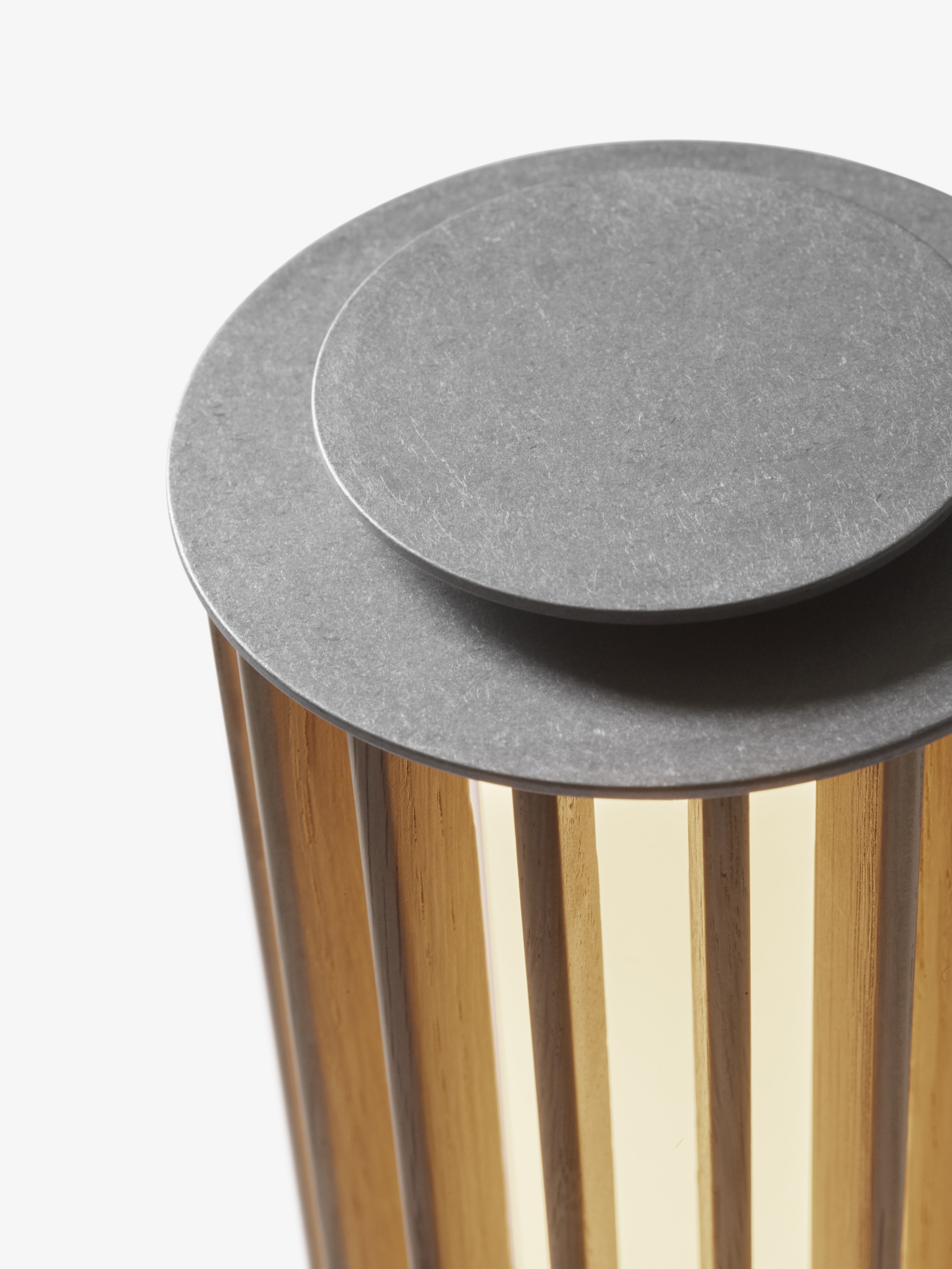 Přenosná lampa NUMBRA TY3 z hliníku a dubového dřeva