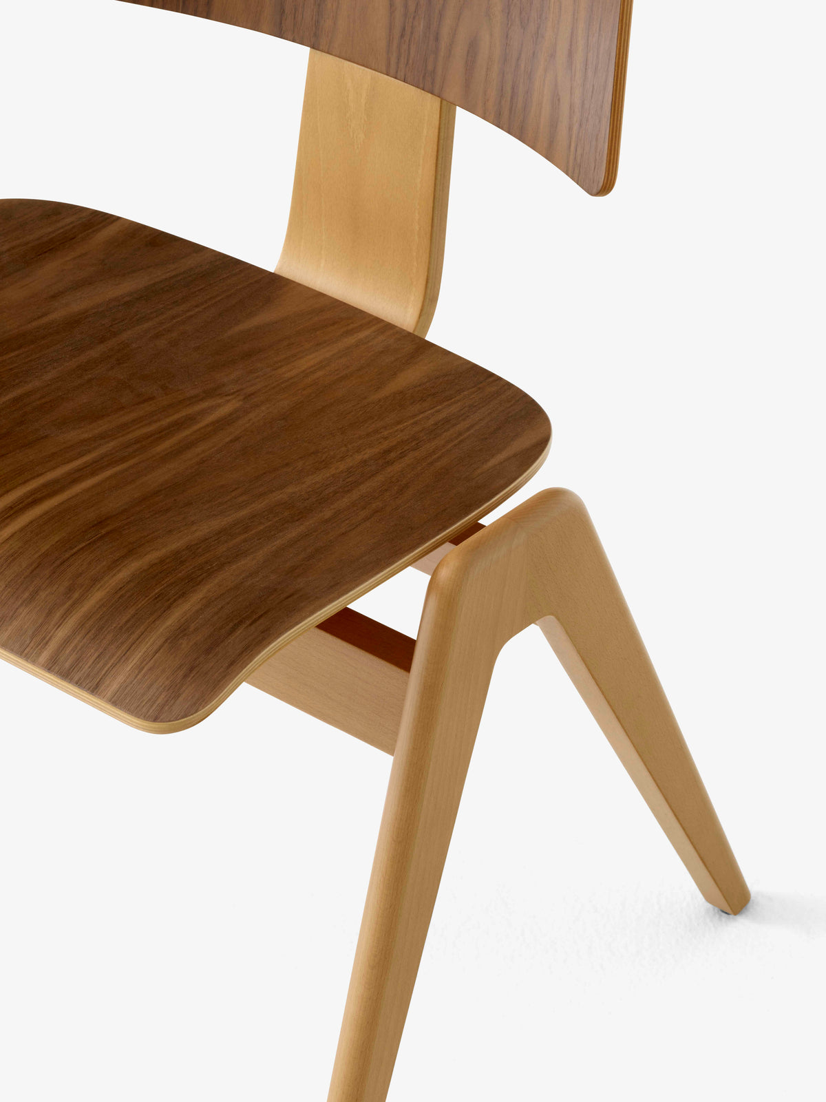 Křeslo DAYSTAK RD1 bukové dřevo s ořechovým povrchem