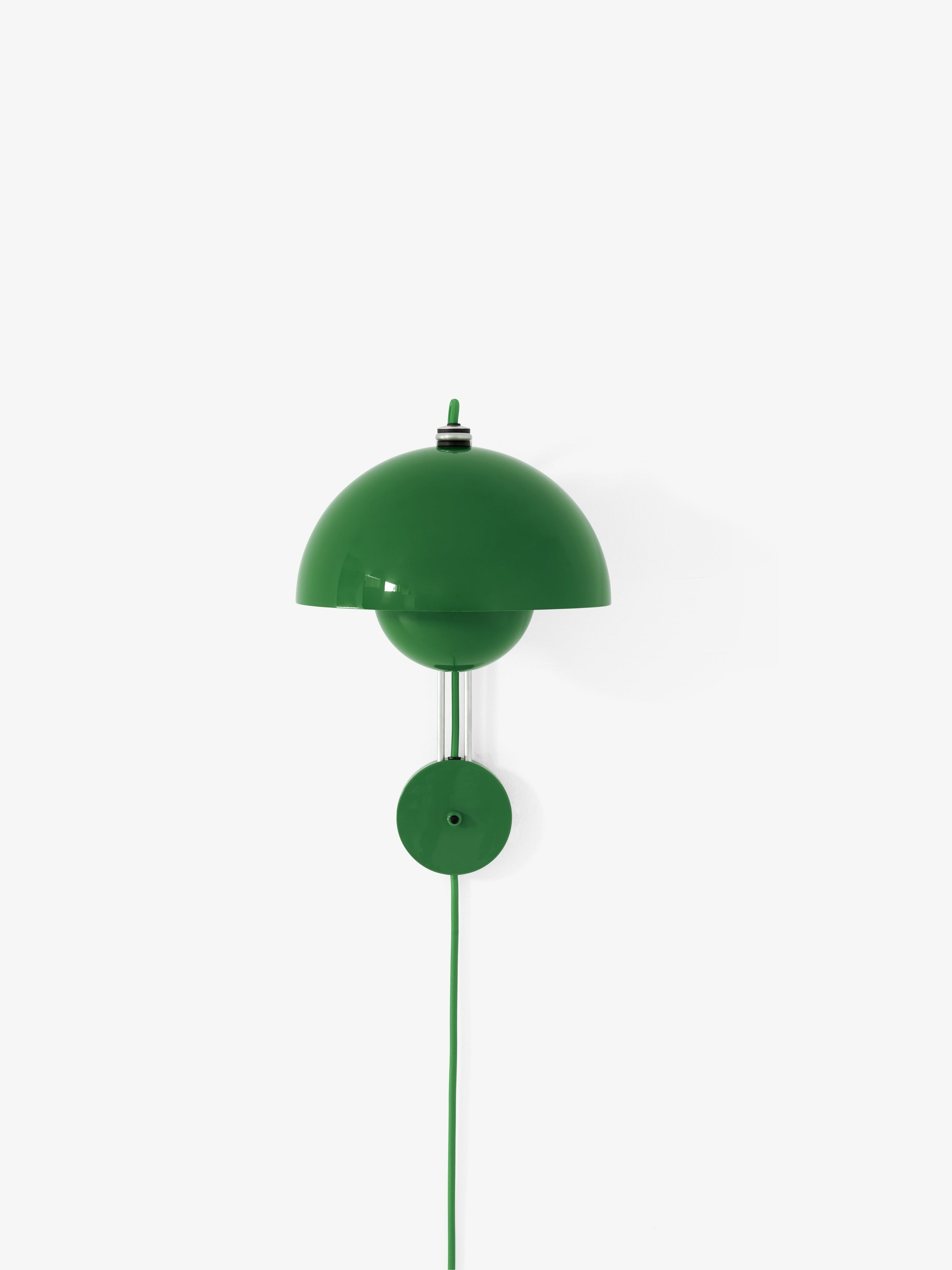 Nástěnná lampa FLOWERPOT VP8 v intenzivní zelené barvě