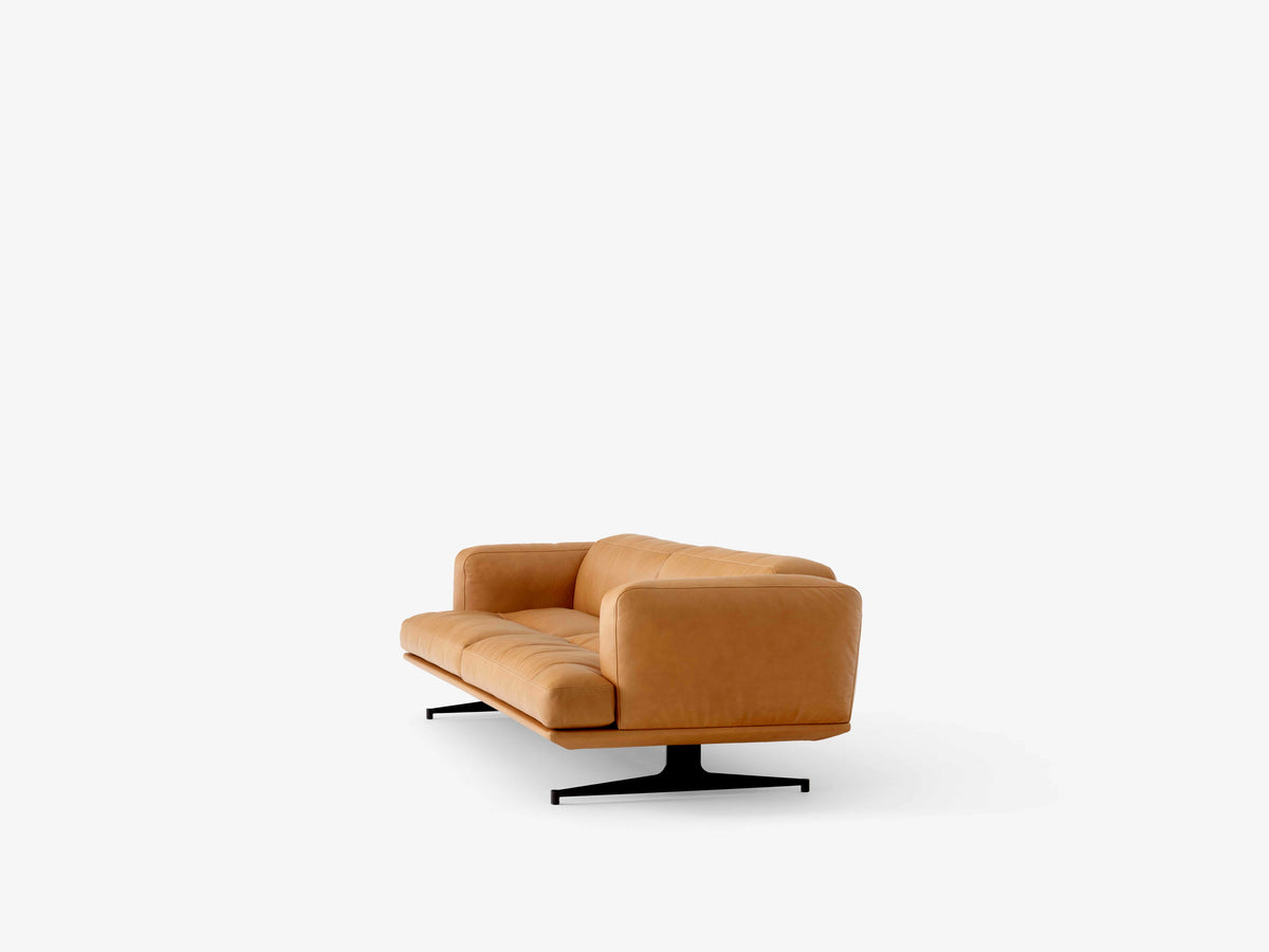 Sofa pro 3 osoby INLAND AV23 čalouněná s černým podstavcem