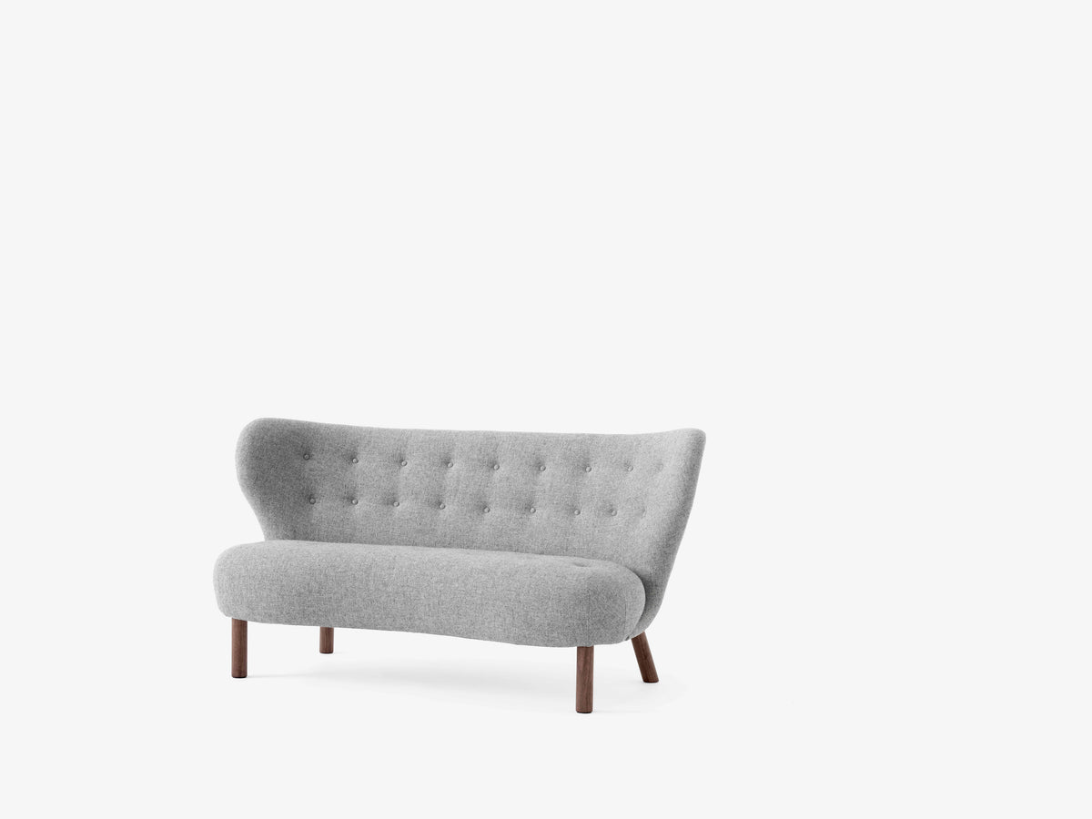 Sofa pro 2 osoby LITTLE PETRA VB2 čalouněná s ořechovým podstavcem