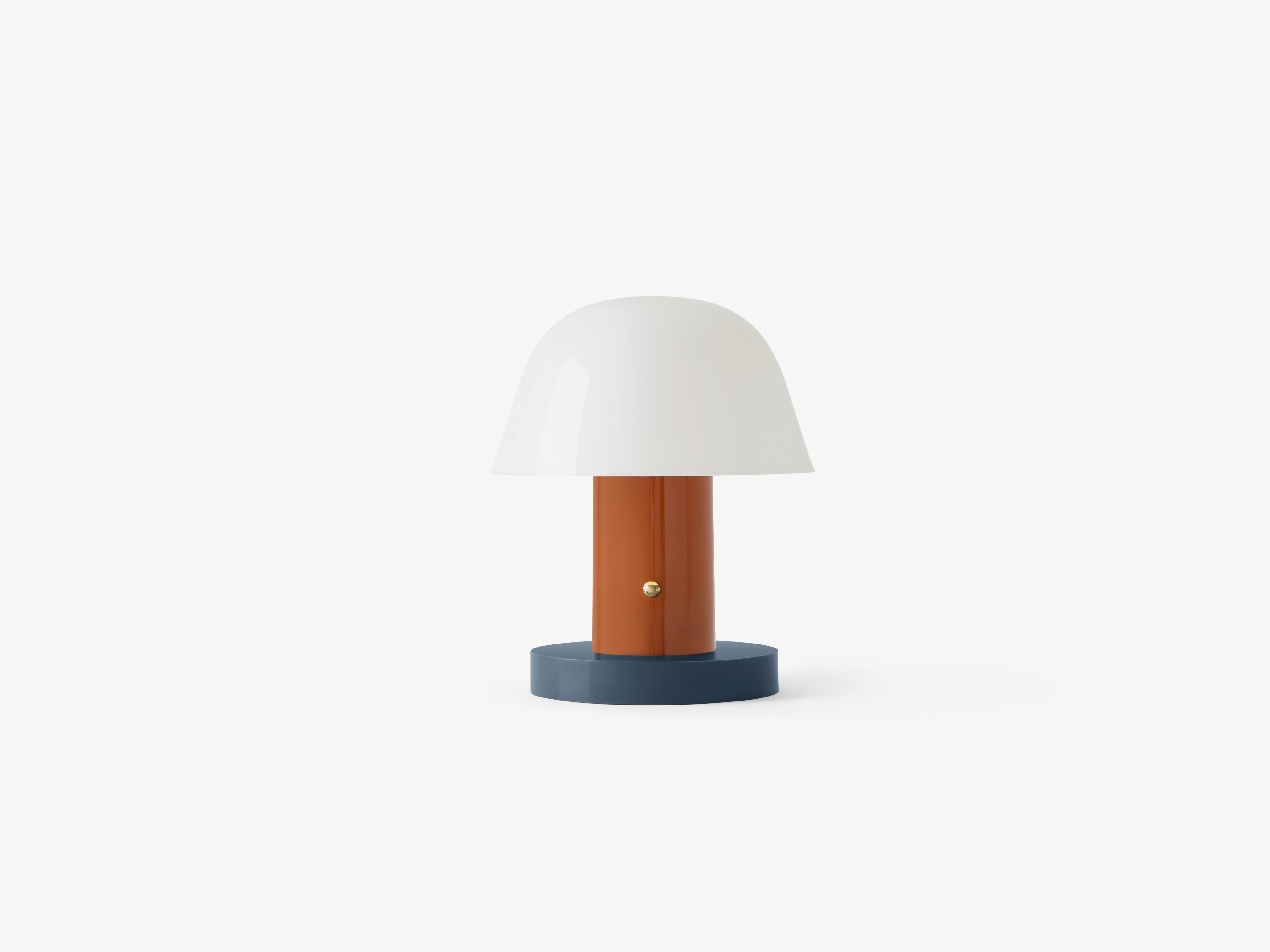 Lampa prenosná SETAGO JH27 s krémovým stínidlem a oranžovo-modrým podstavcem.