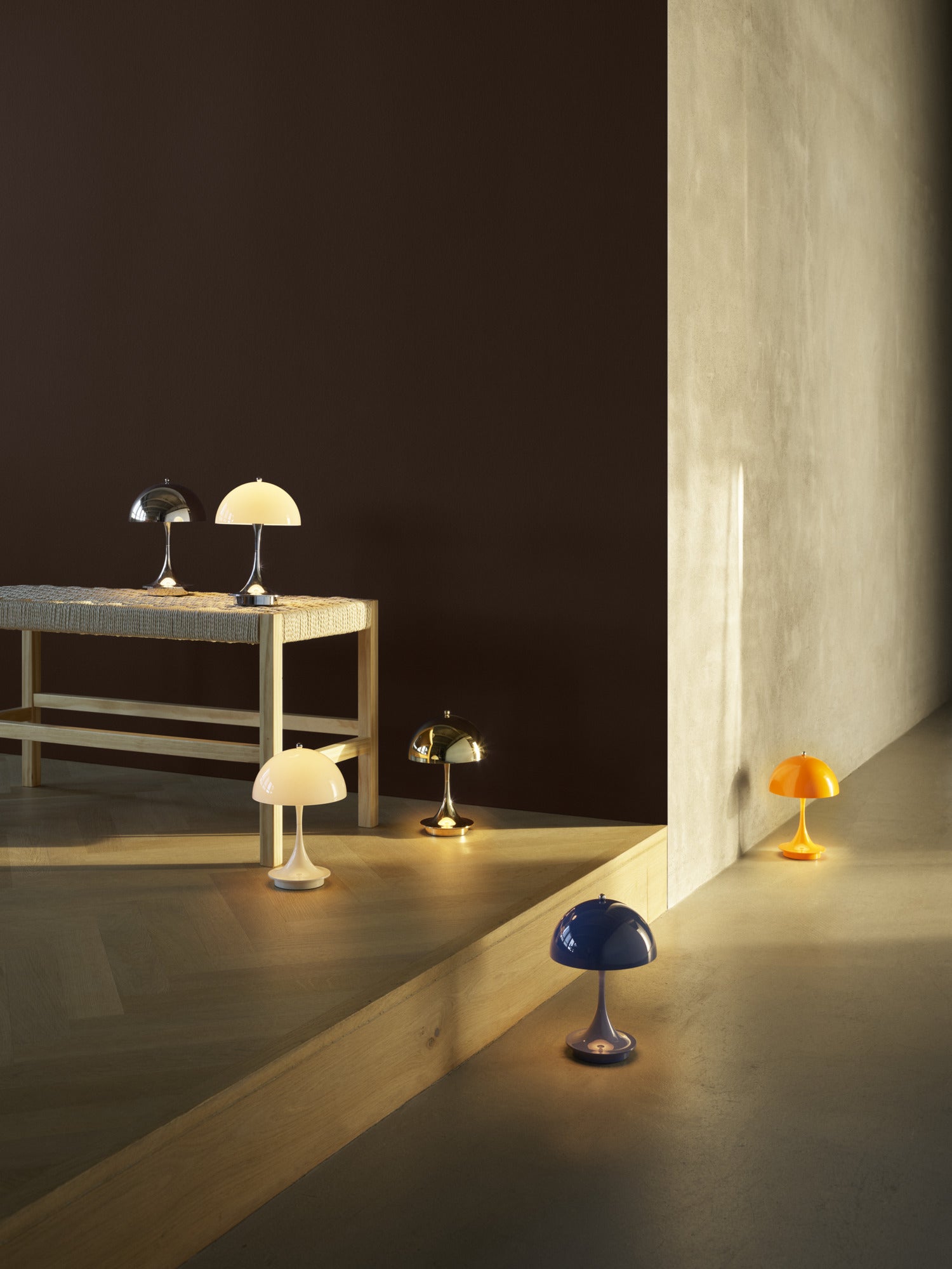 Přenosná lampa PANTHELLA 160 černá