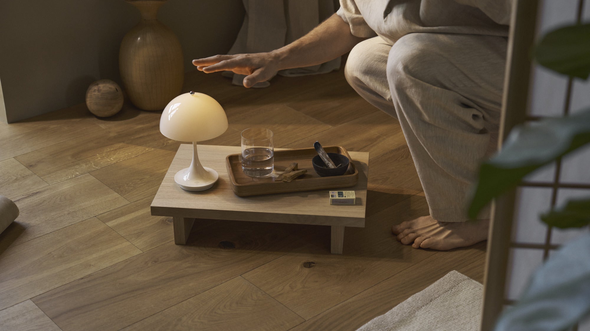 Přenosná lampa PANTHELLA 250 béžová opál