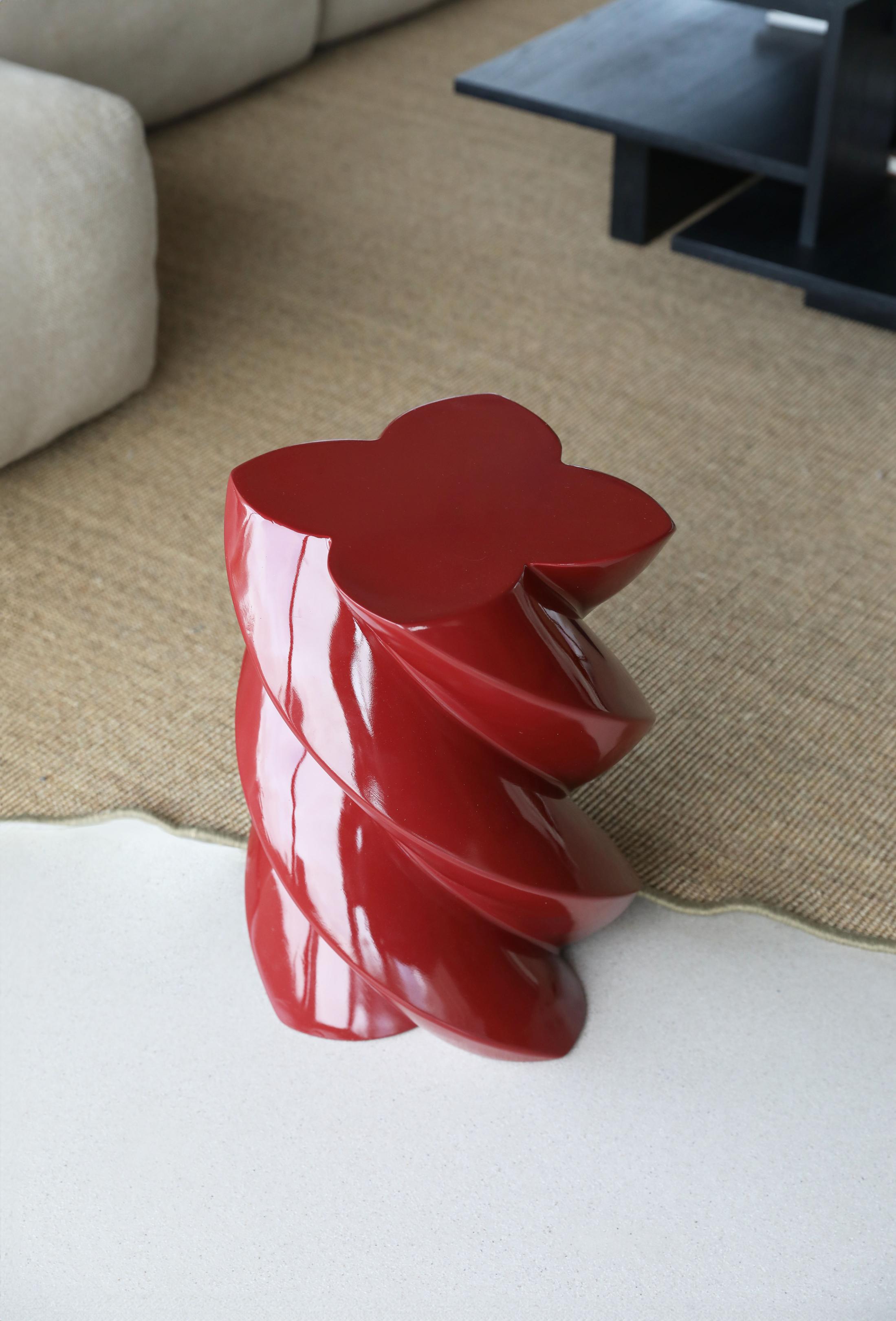 MARSHMALLOW side table in burgundy