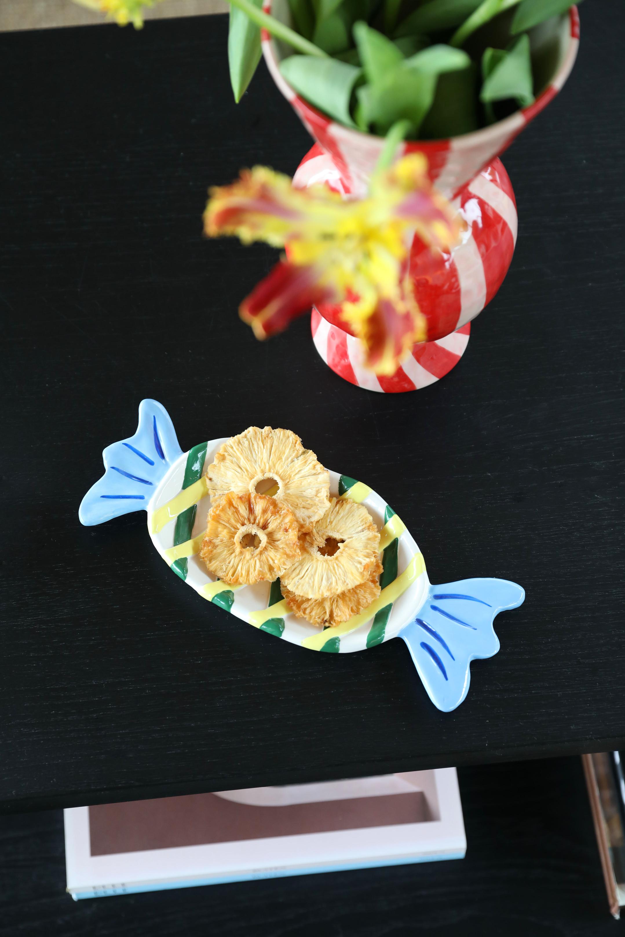 GOODY white platter with yellow and blue