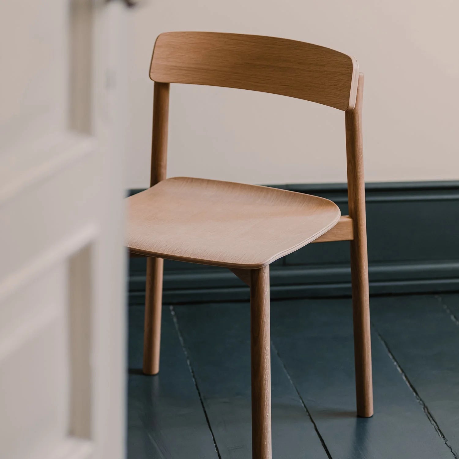 ARCHE chair black oak wood
