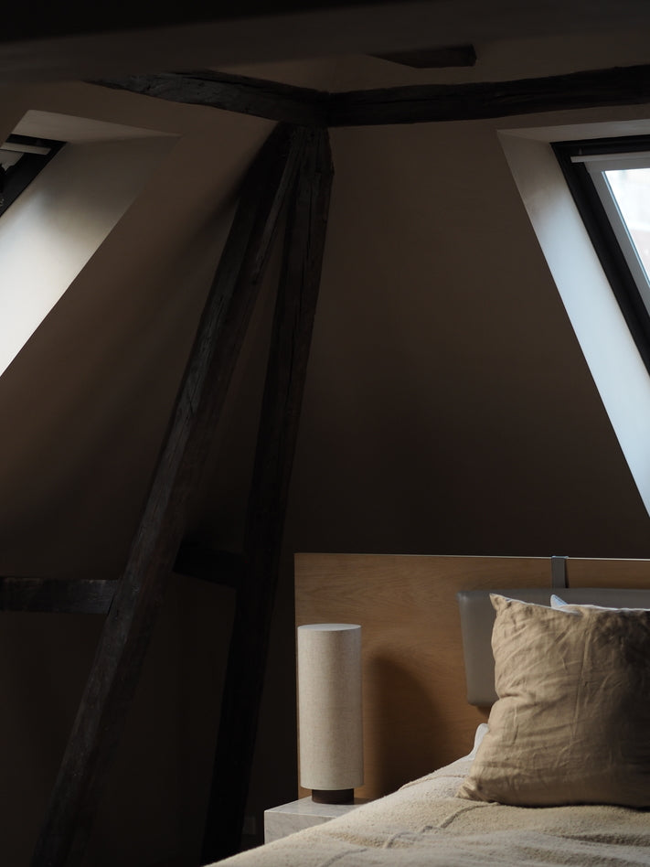 Stolní lampa HASHIRA len s jasanovou základnou