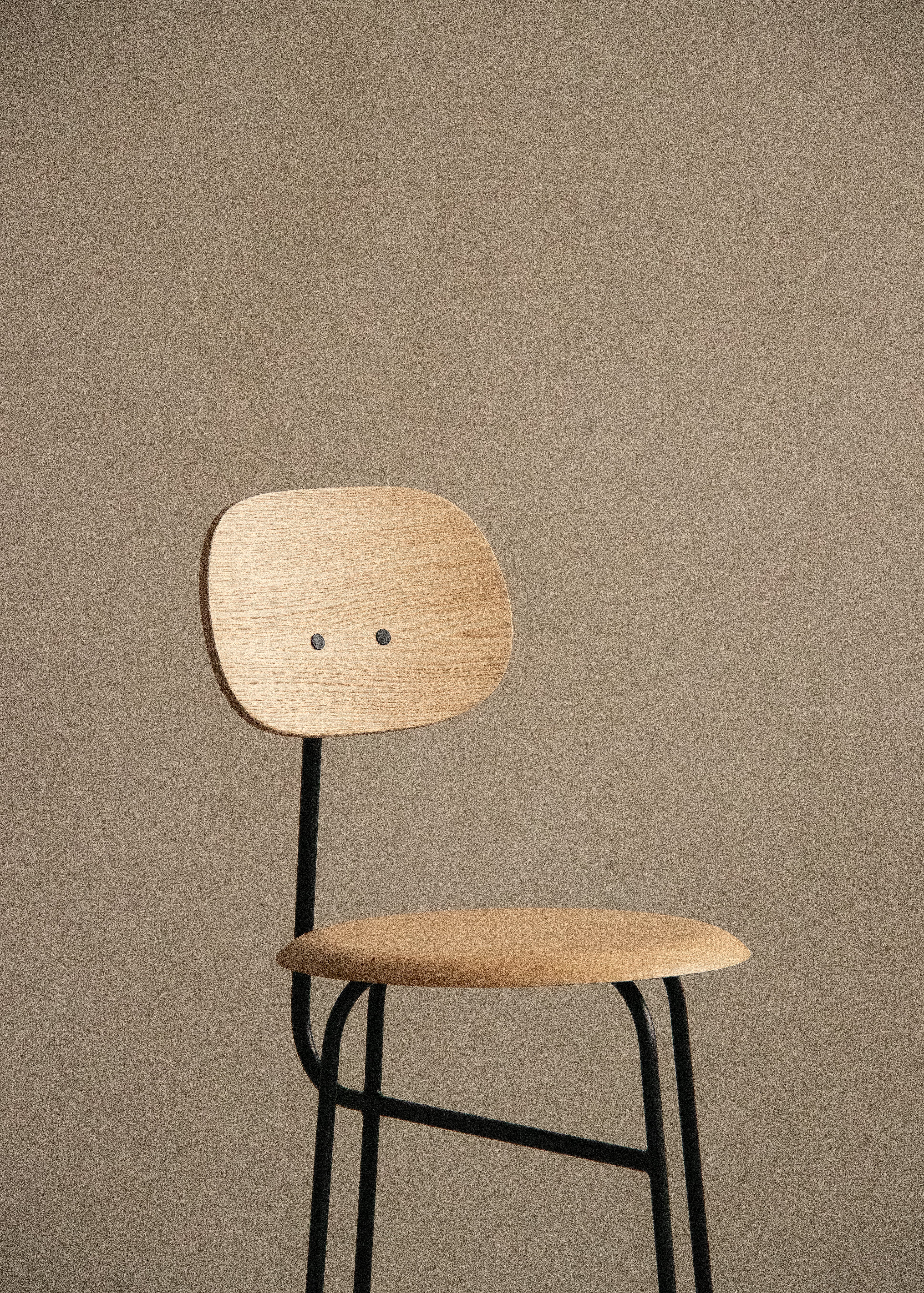 Hoker AFTEROOM PLUS ciemny fornir dębowy