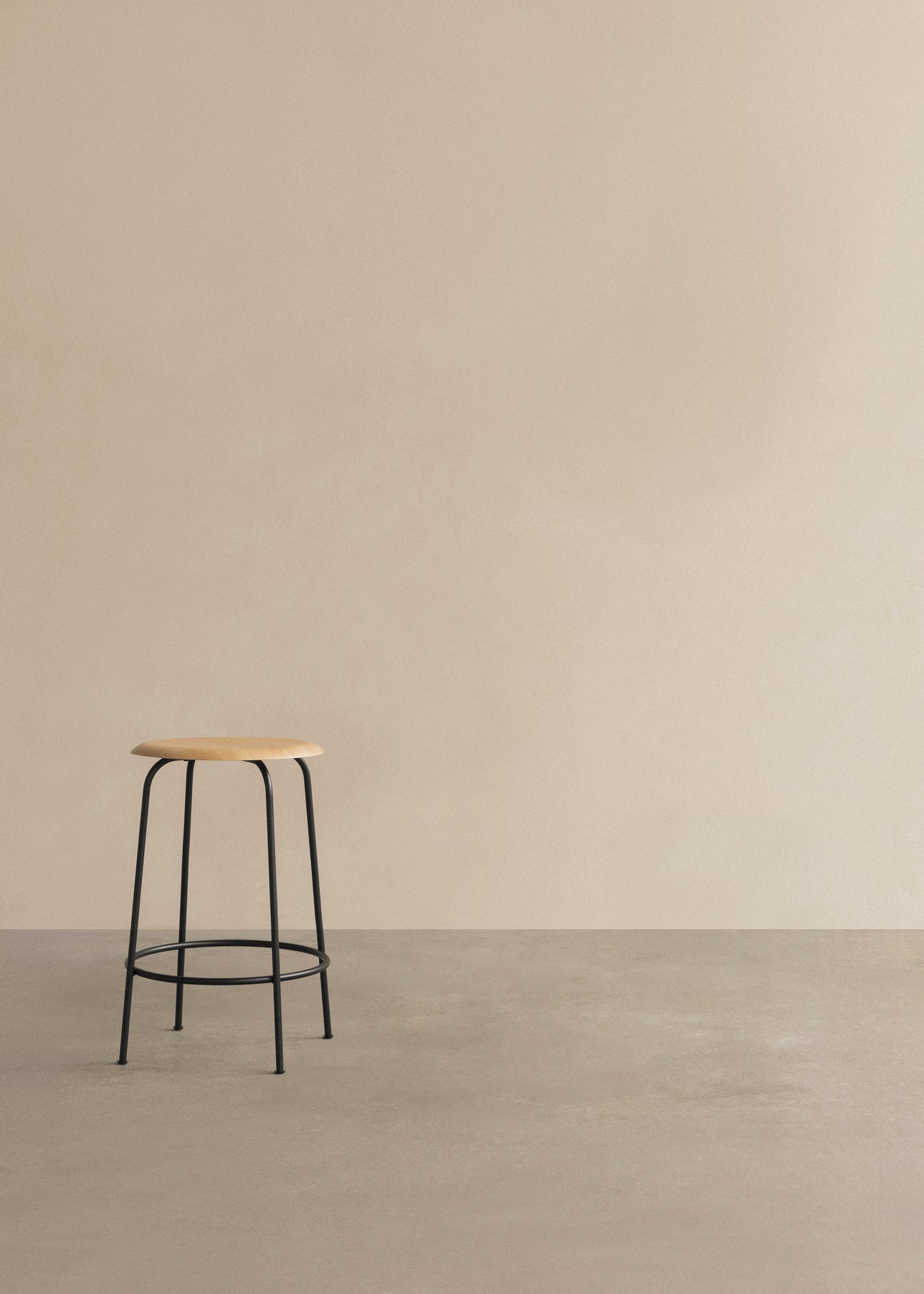 AFTEROOM bar stool with oak veneer and steel base