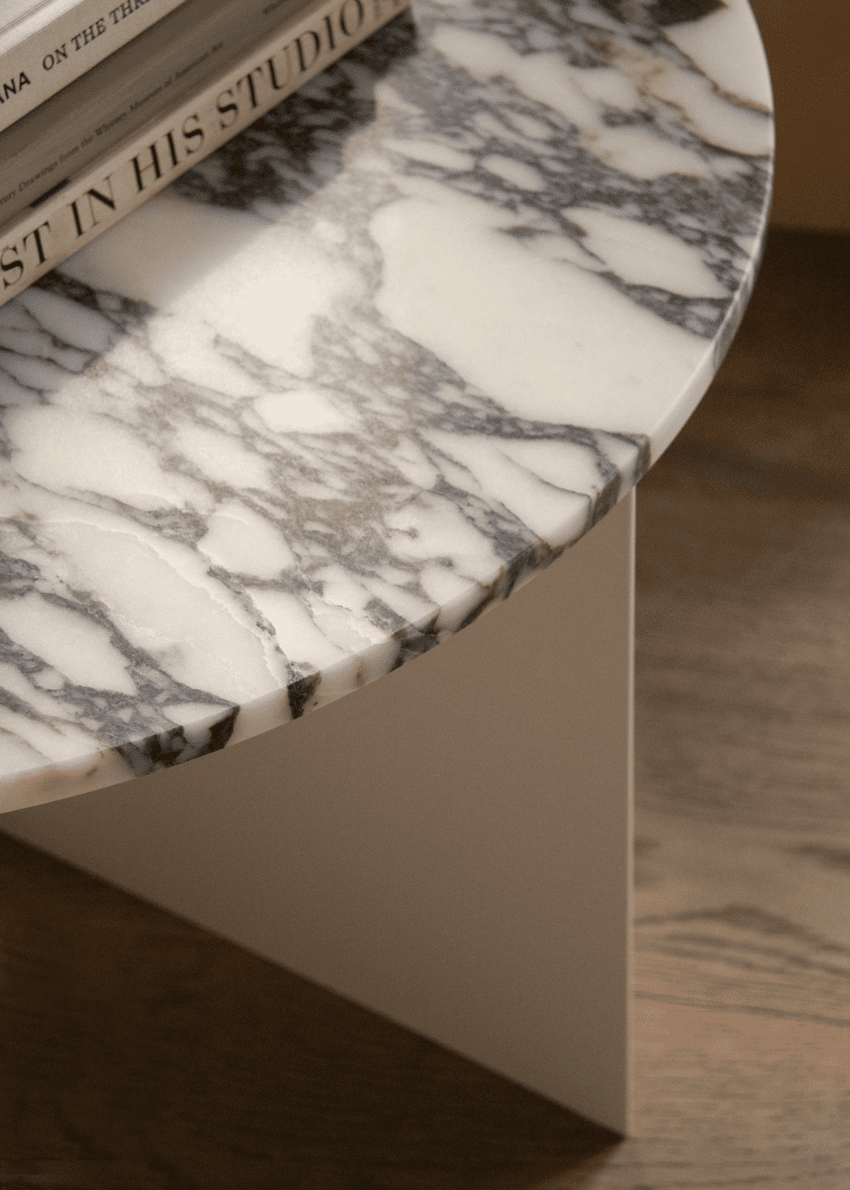 Ocelový konferenční stolek ANDROGYNE