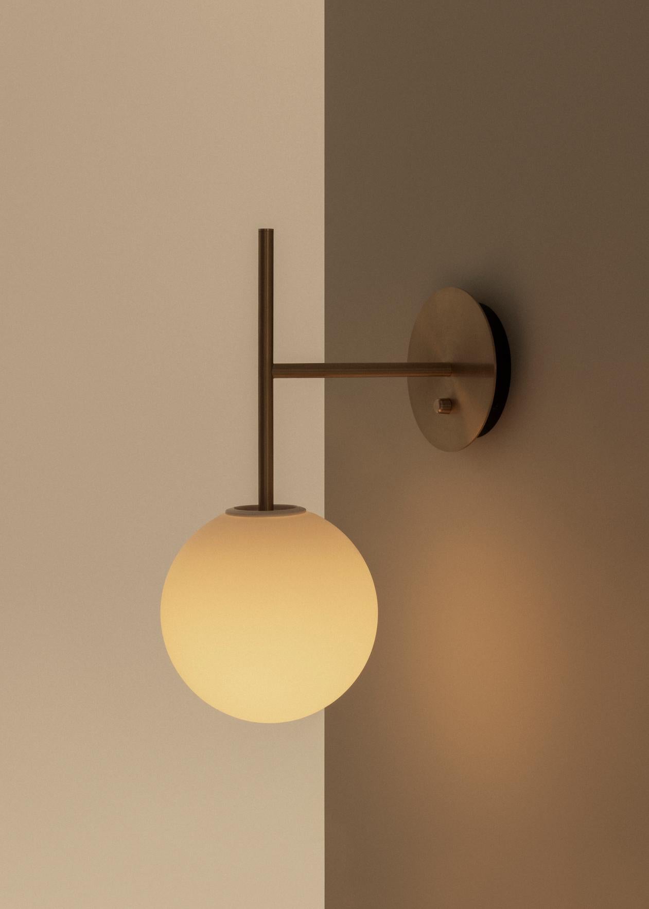 TR BULB wall lamp brass