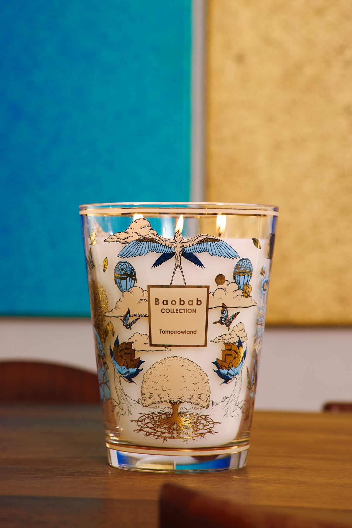 Aroma svíčka TOMORROWLAND hruška, konvalinka a mech