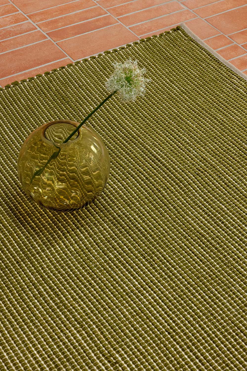 Koberec FRAME olivový