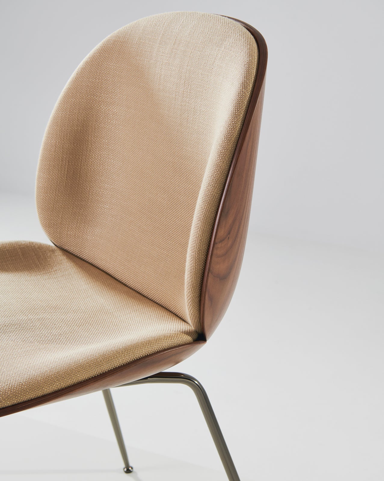 BEETLE upholstered chair with oak wood and black chrome base