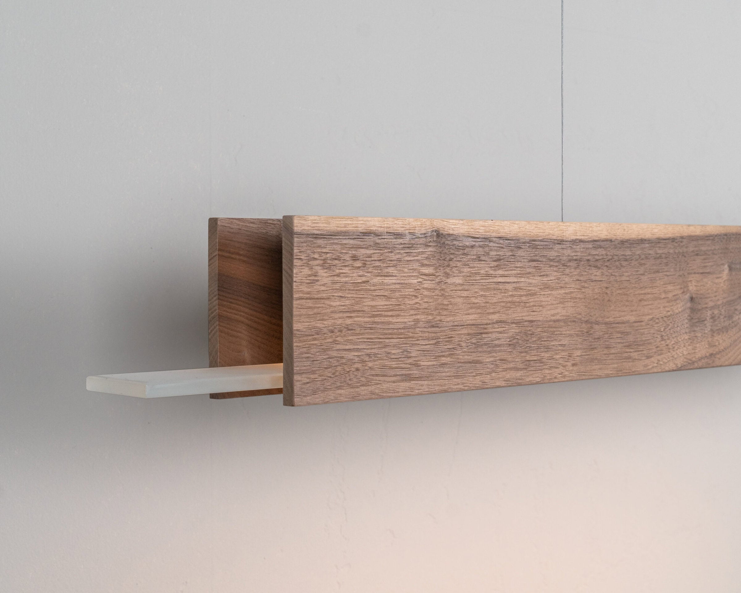 Závěsné svítidlo BLAZE ořechové dřevo