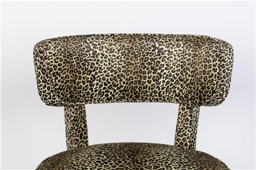 Claw out leopard chair