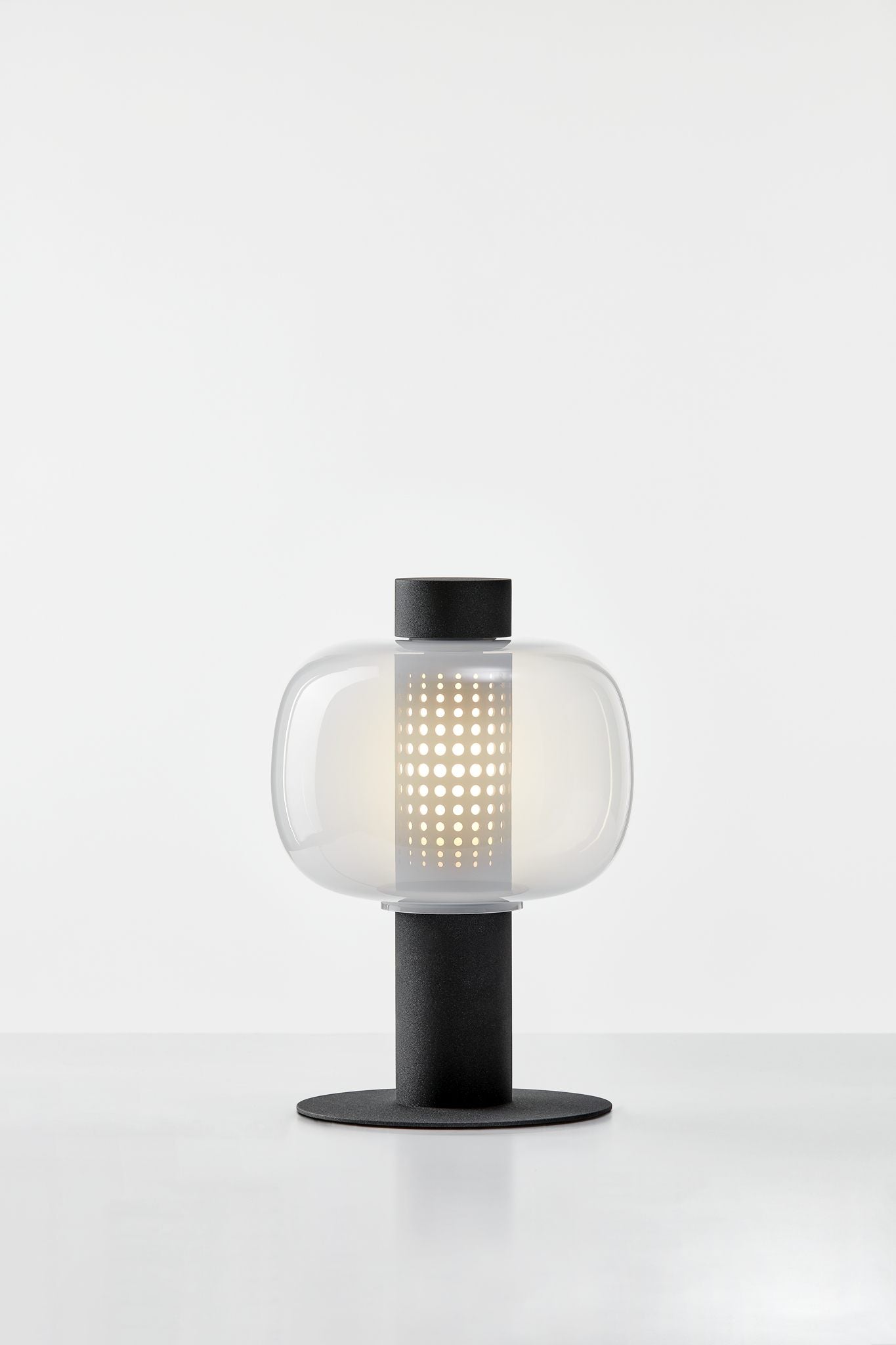 Venkovní stojací lampa BONBORI z foukaného skla