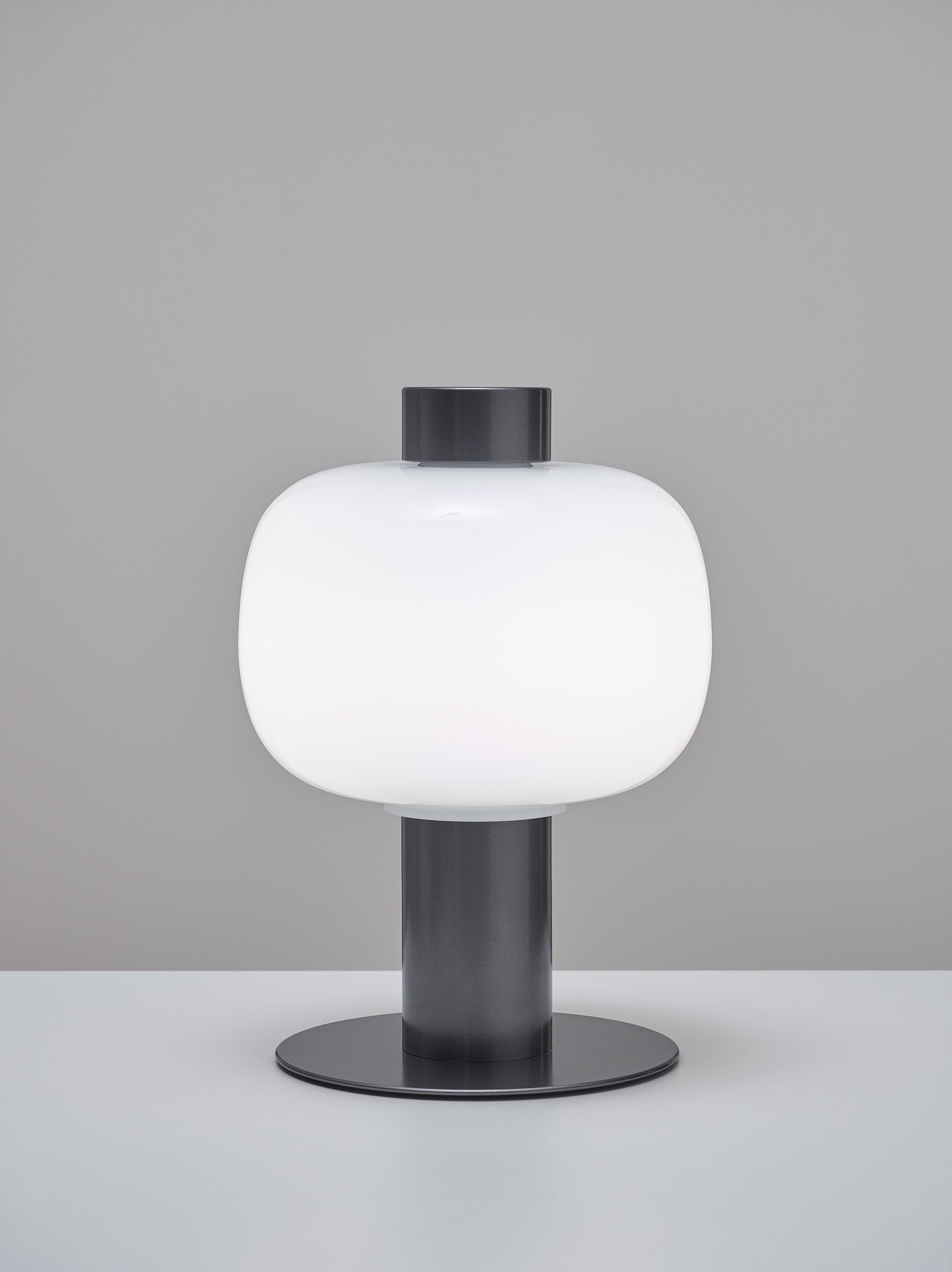 Venkovní stojací lampa BONBORI z foukaného skla