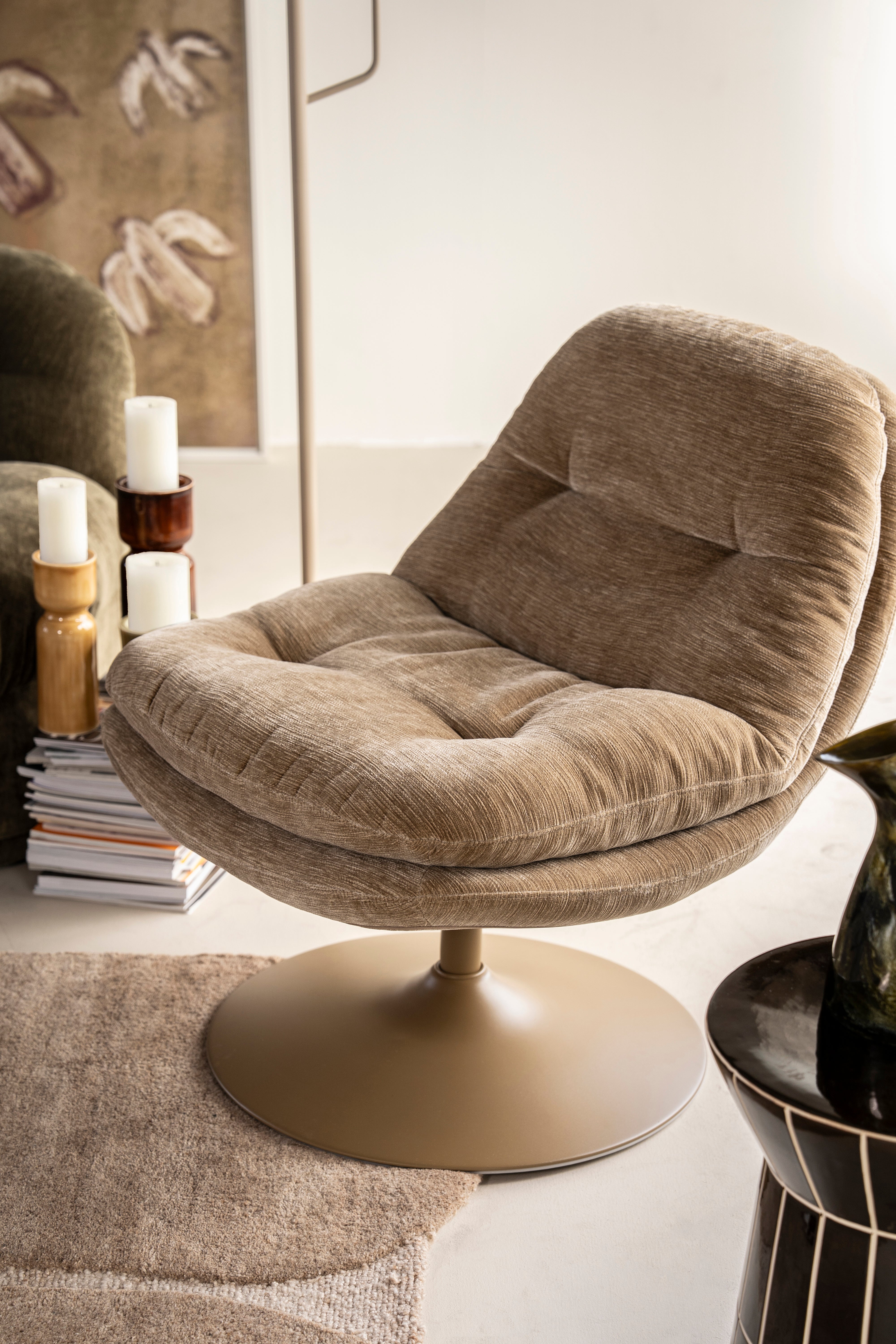 TROMBA Cream Swivel Armchair
