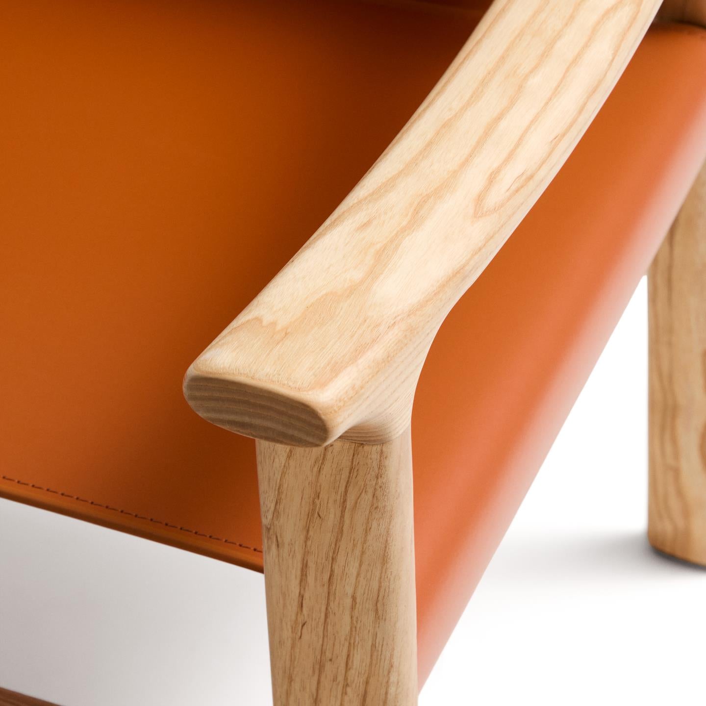 Židle JAN jasně hnědá kůže z recyklace s jasanovým dřevem