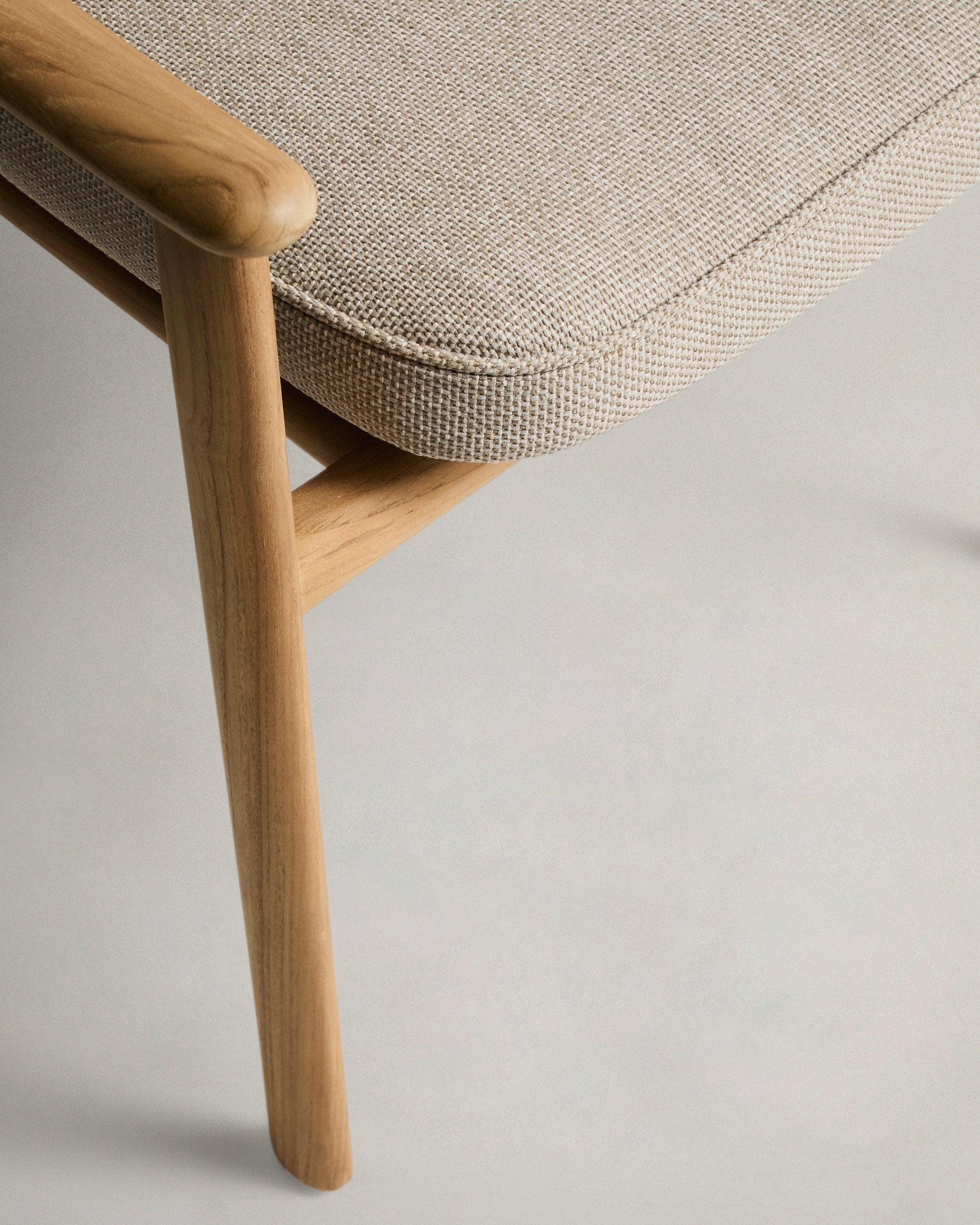 ELUNDA Garden Chair in Light Teak Wood