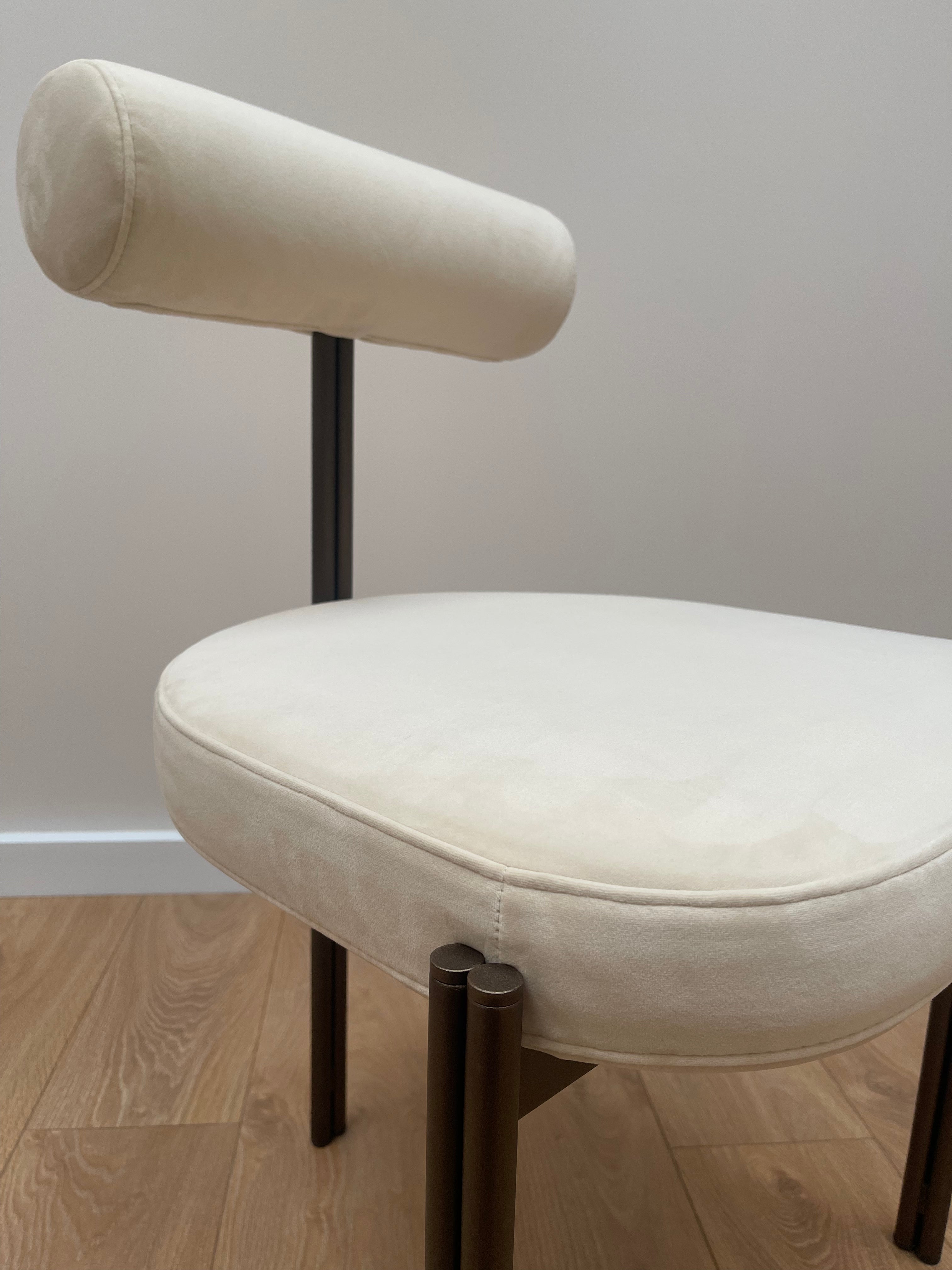 Sametová židle CAILLOU béžová - po výstavě