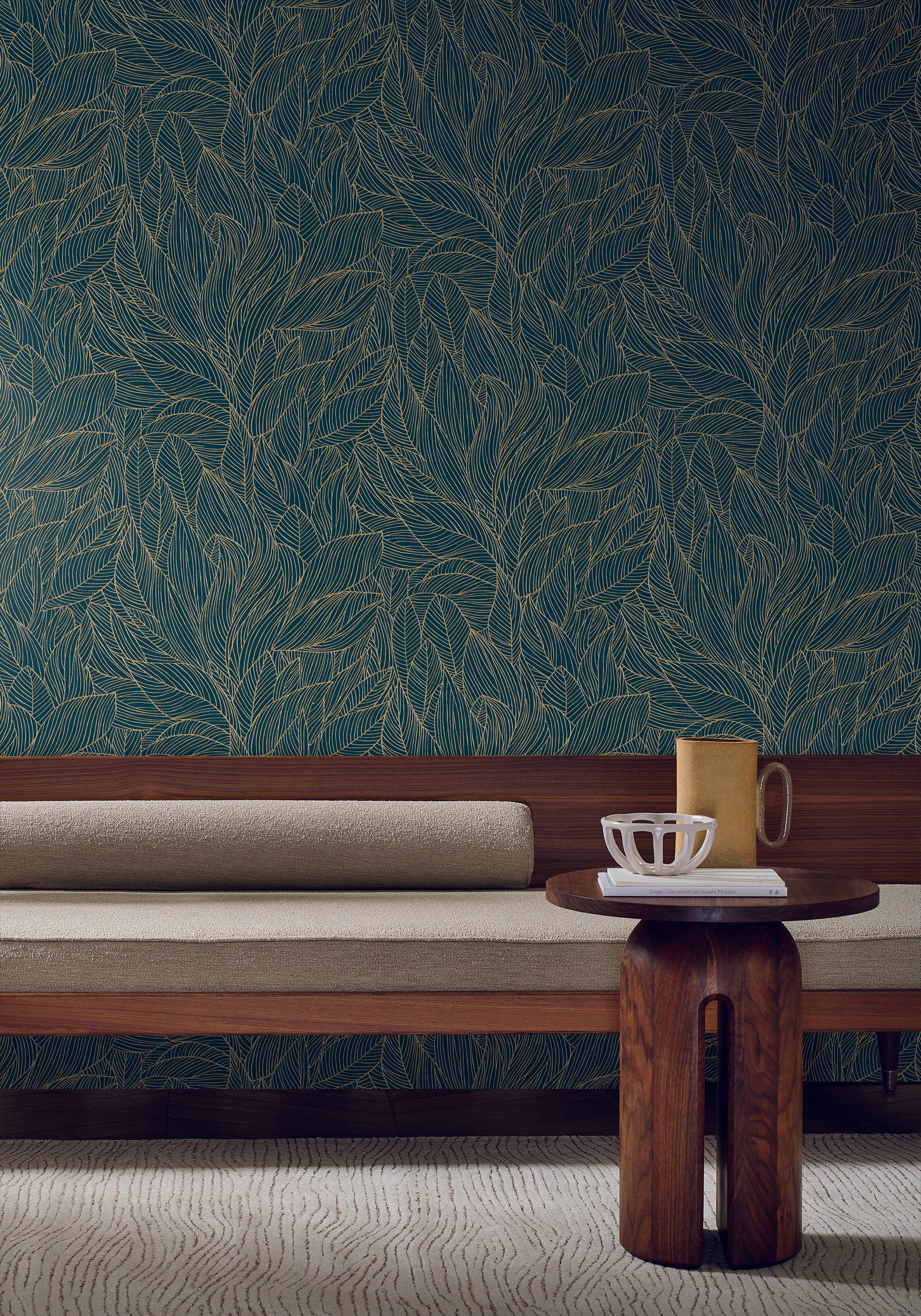 Leaf-patterned wallpaper with a metallic effect HOSTA - MARINE/DORÉ dark green with gold