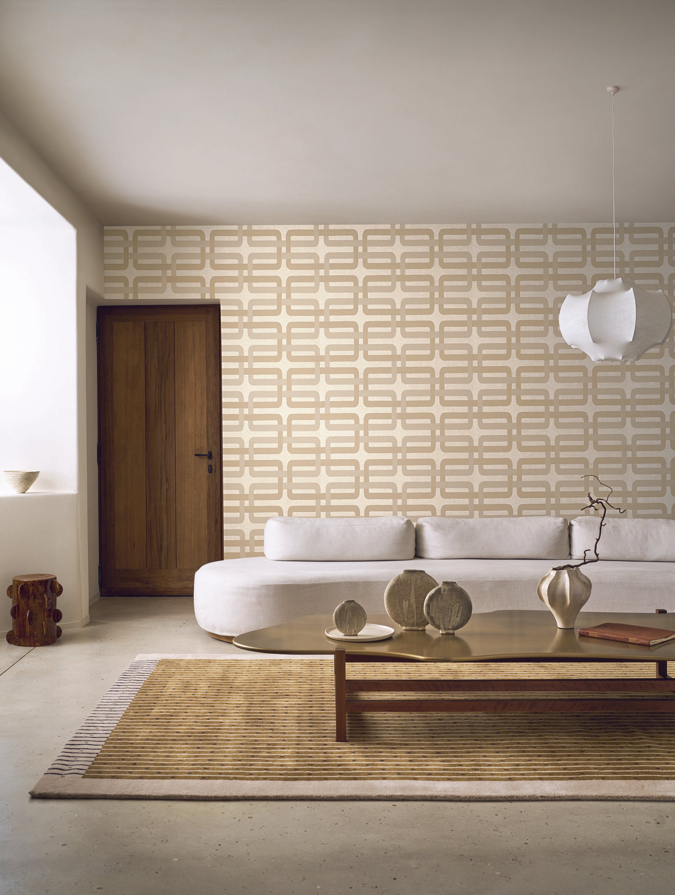 Structural wallpaper with geometric pattern MATJARA - KAKI/DORÉ dark green