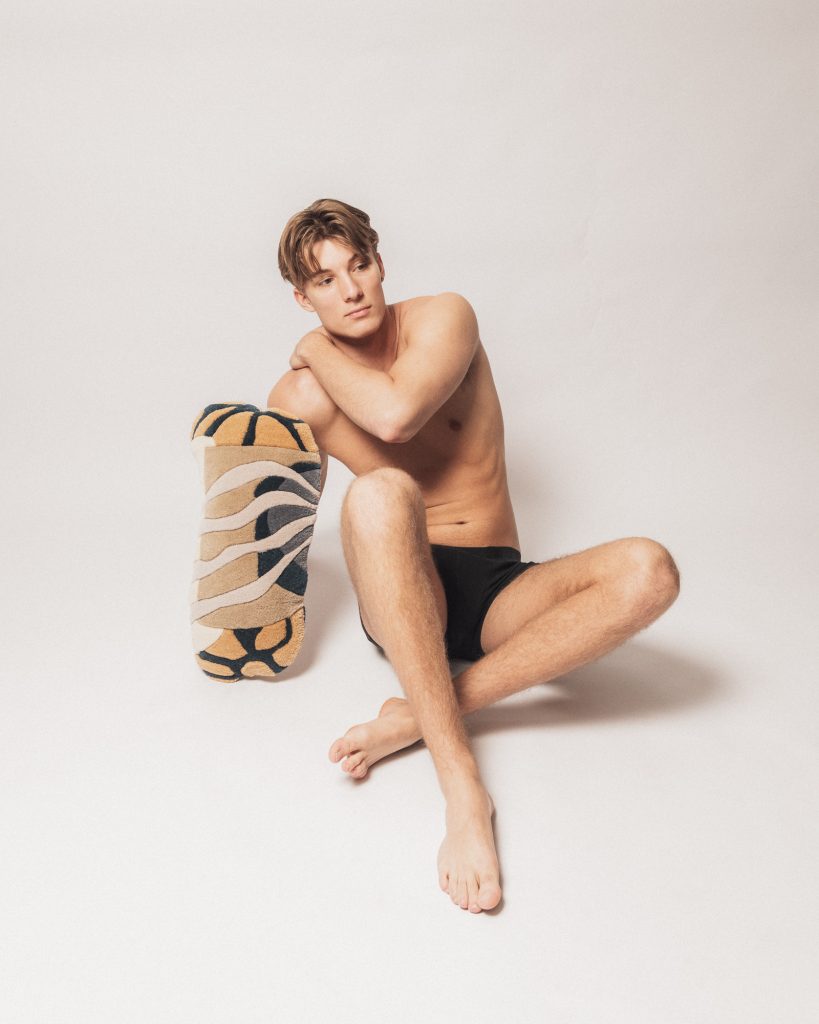 Poduszka dekoracyjna CORAL beżowy z pomarańczowym