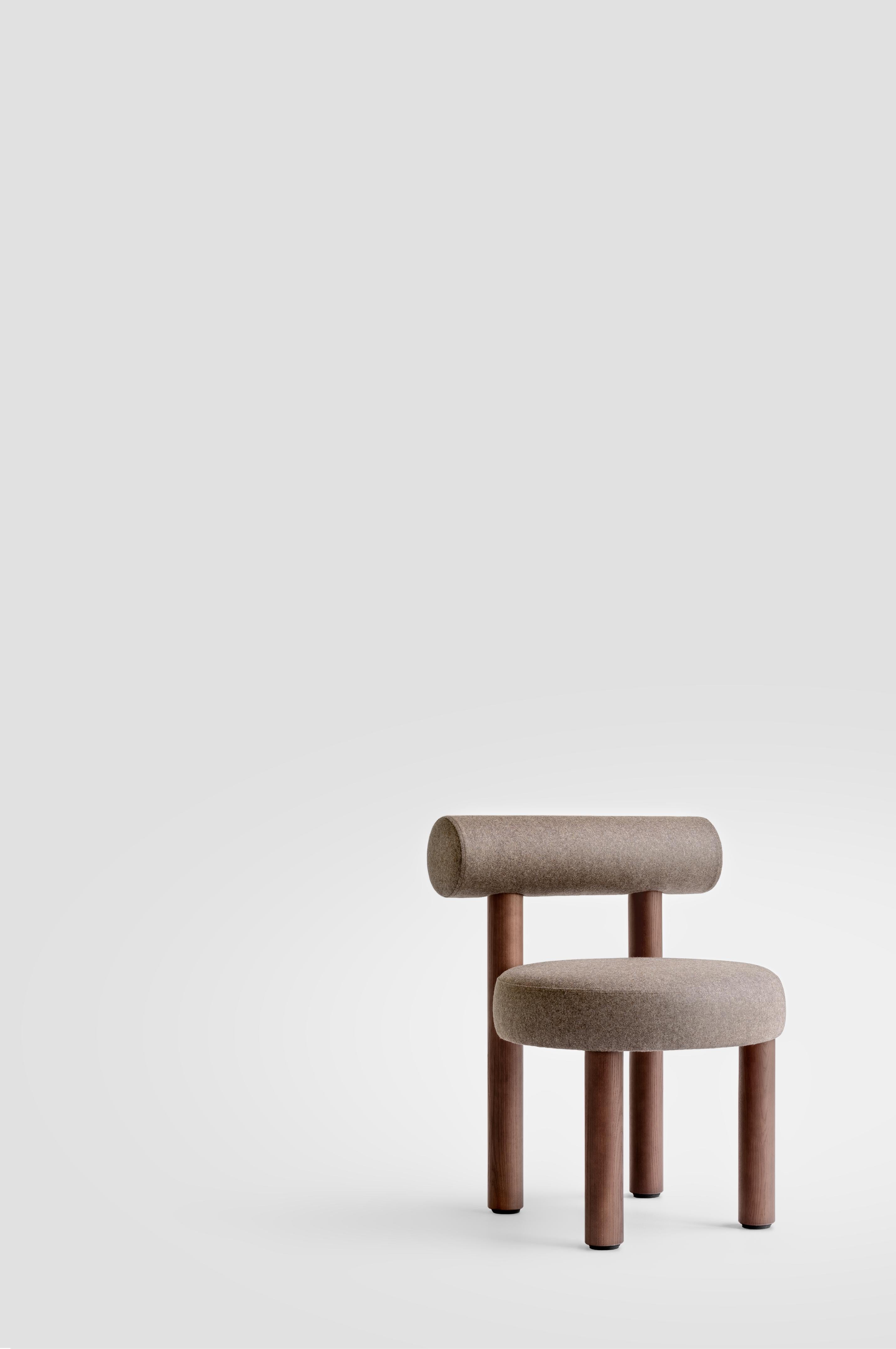 Upholstered GROPIUS CS2 Chair with Wooden Base