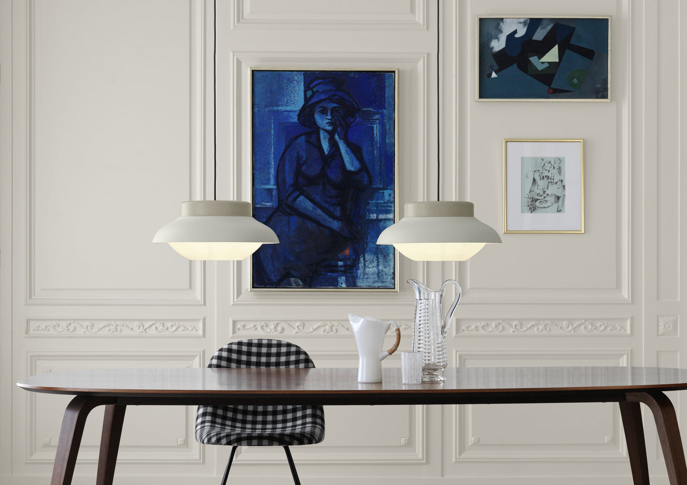 Ovalný stůl GUBI bílý mramor s černým podstavcem