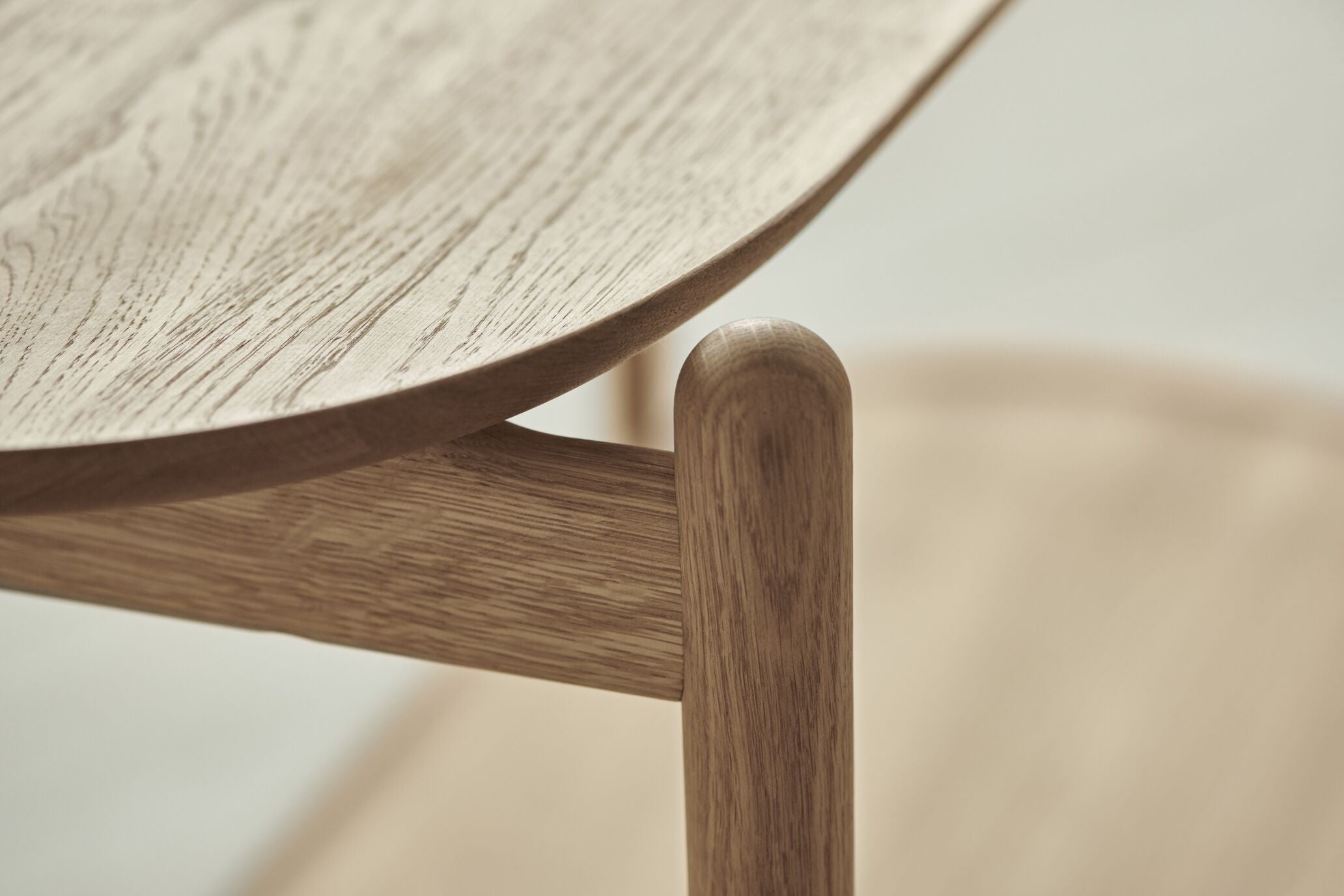 Barový vozík COUPE z běleného dubového dřeva