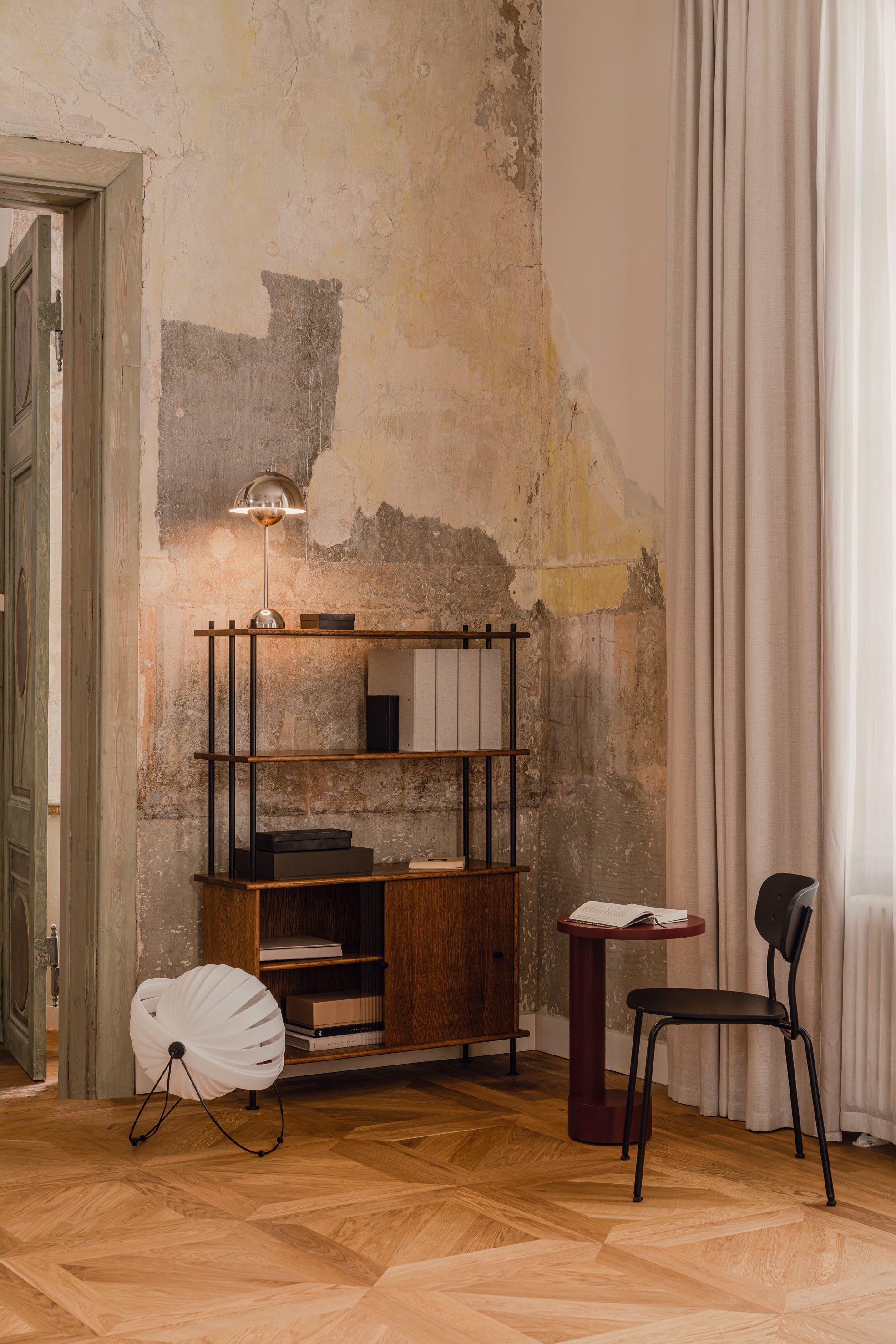 BAVA 100 Cabinet Dark Oak Wood