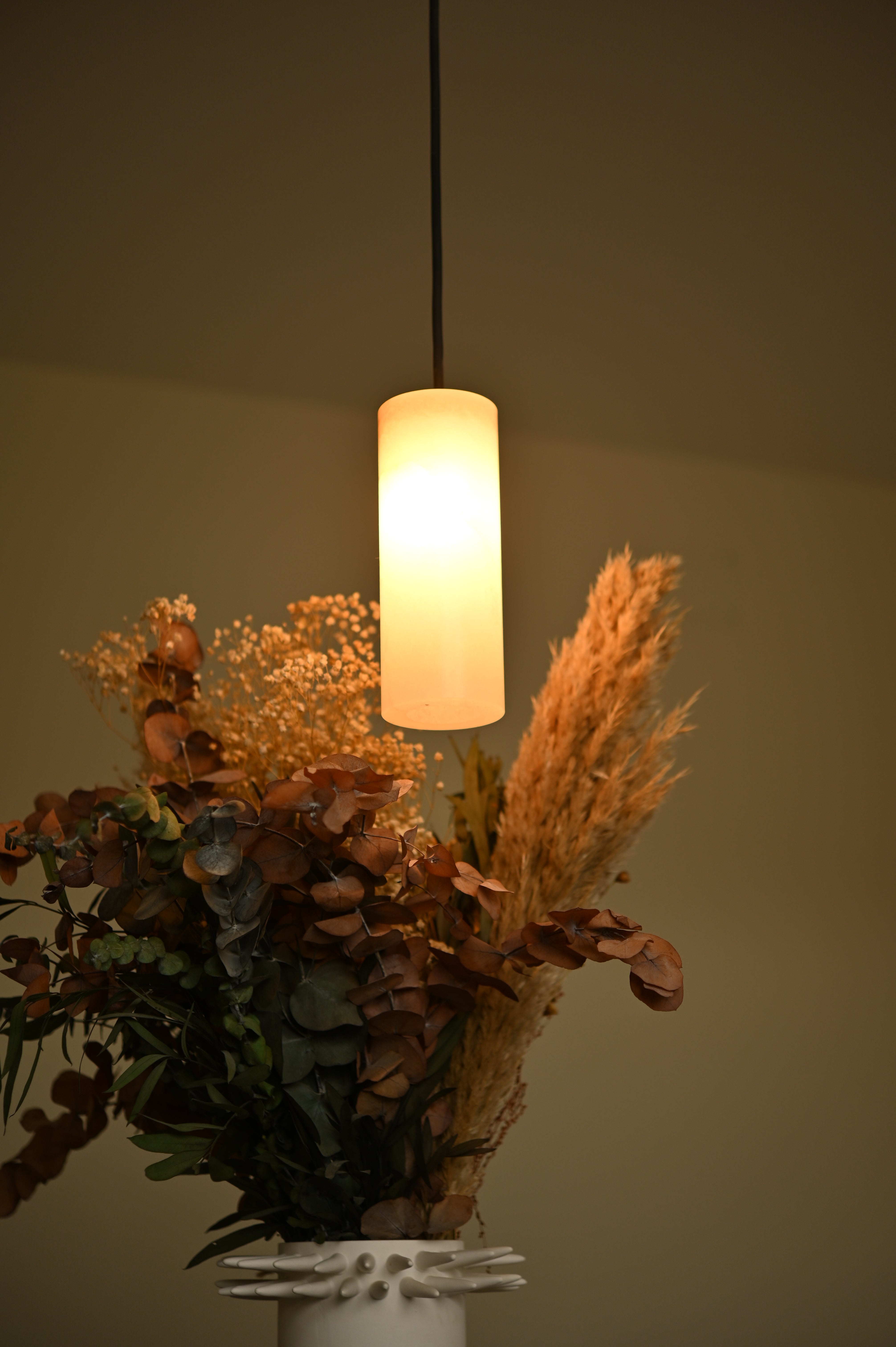 Závěsné svítidlo MANIKO PIPO bílý alabastr