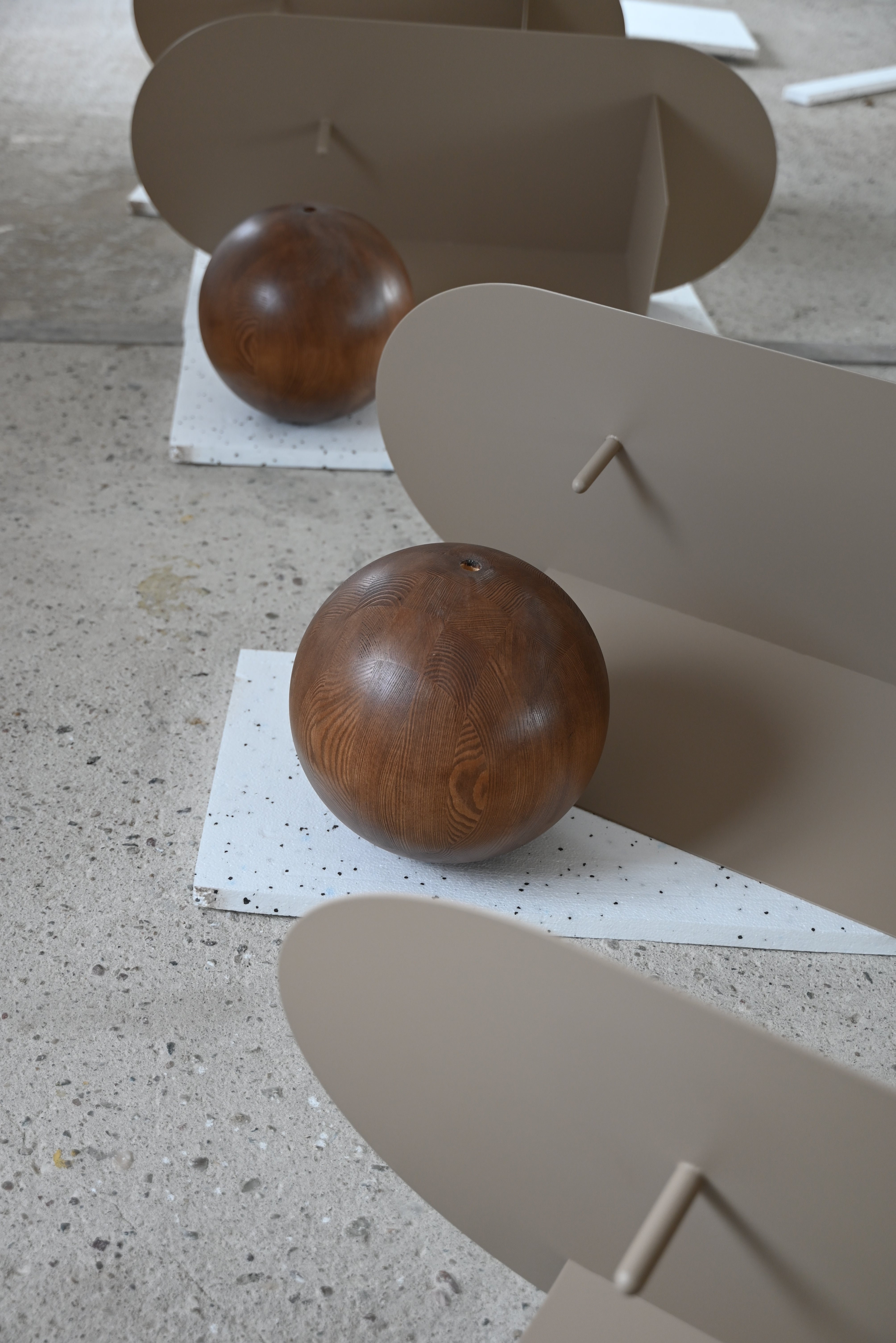 Kávový stolek FUKU LONG z oceli a dřeva