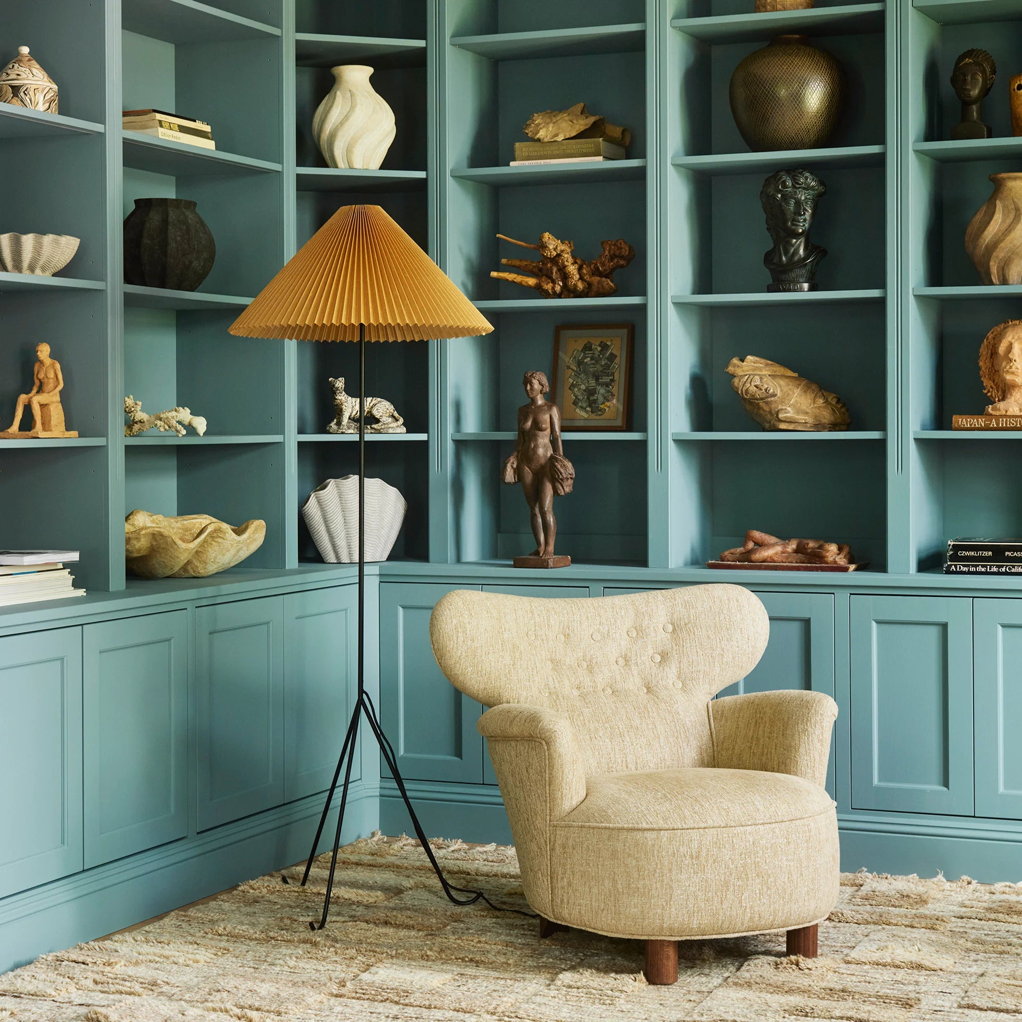 Stojací lampa GERALDINE s černým podstavcem