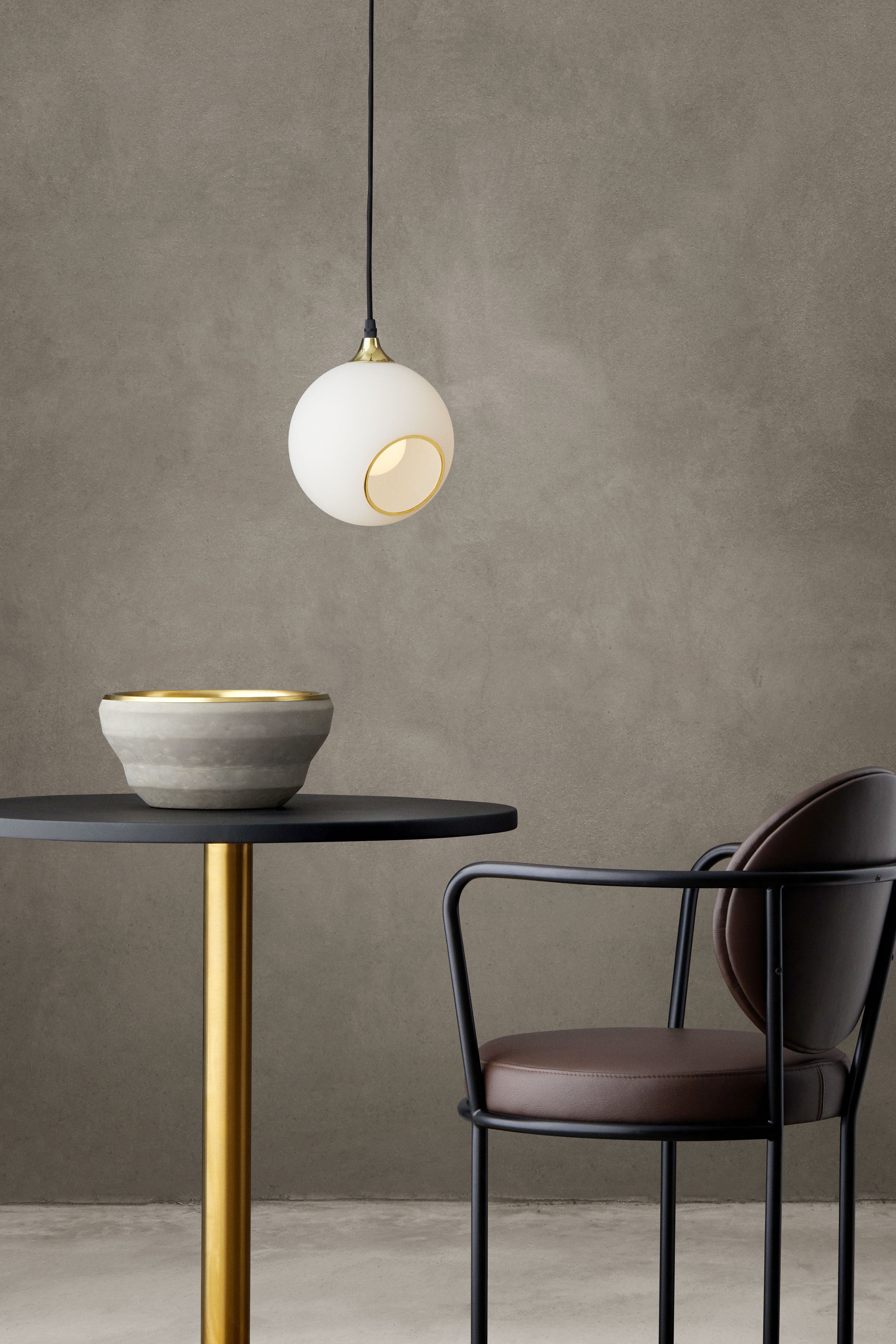 Lampa wisząca BALLROOM biały ze złotym wykończeniem