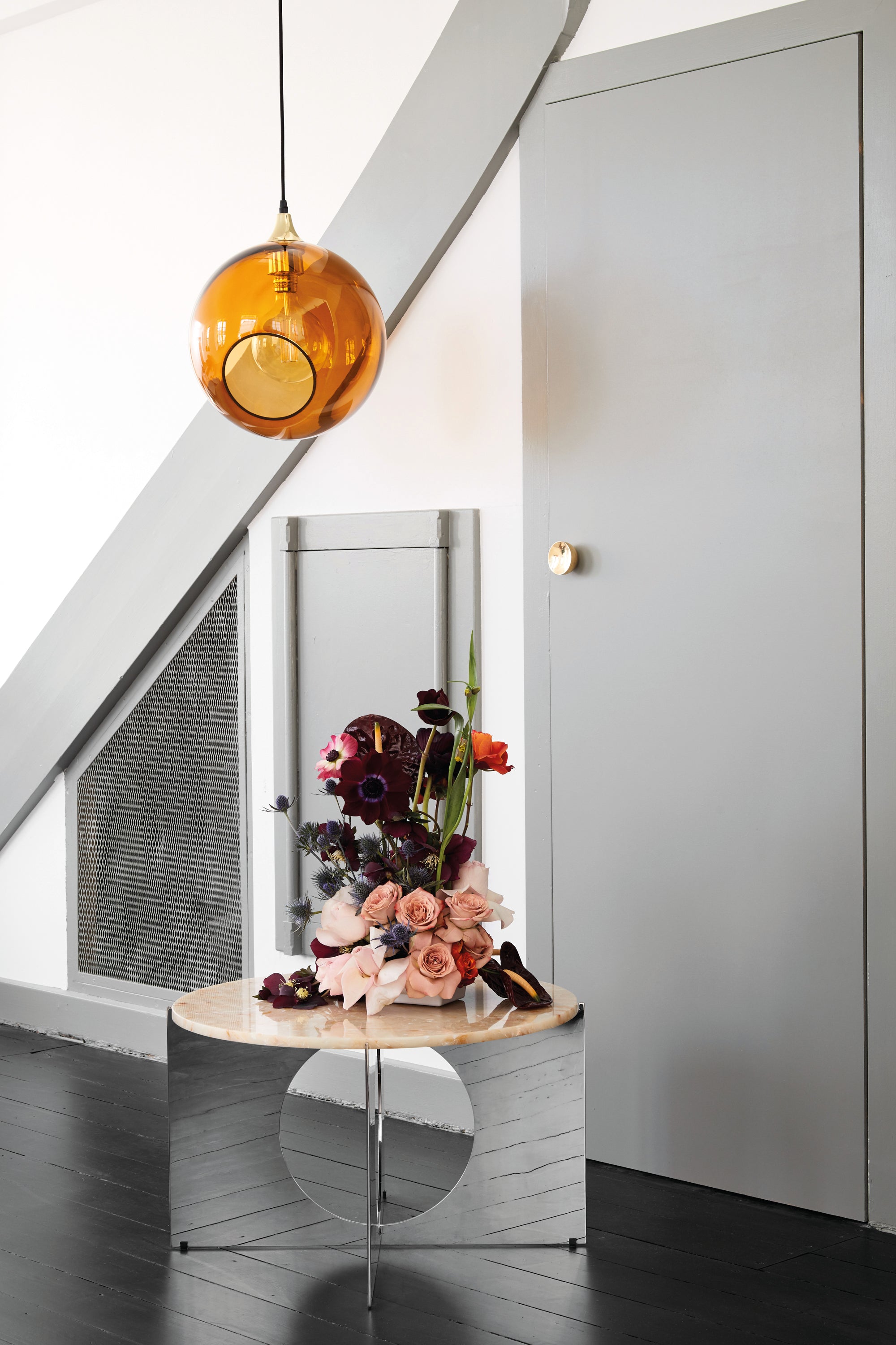 Závěsné svítidlo BALLROOM jantarové se zlatým povrchem