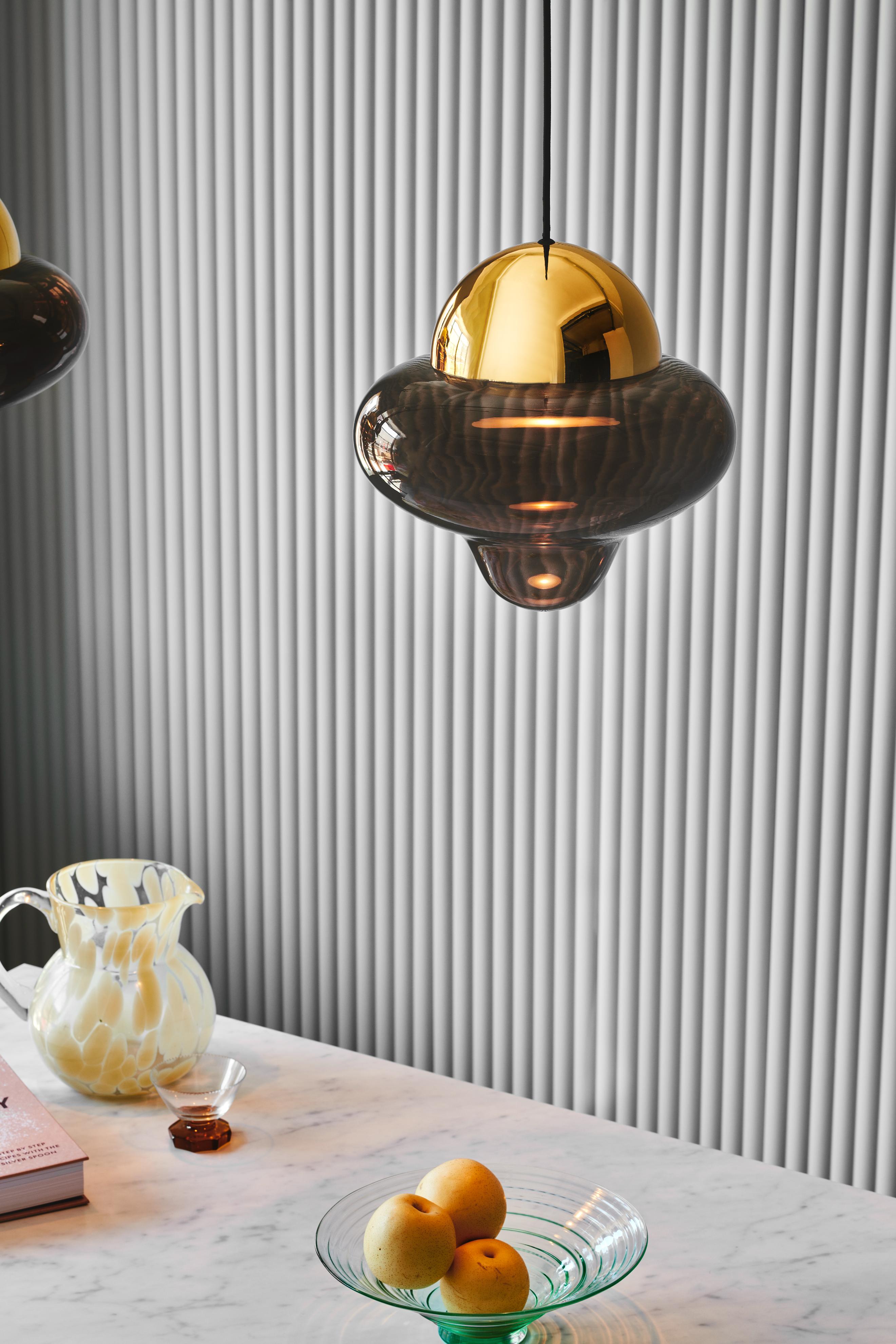 Závěsné svítidlo NUTTY sklo s kouřovým efektem se zlatým povrchem