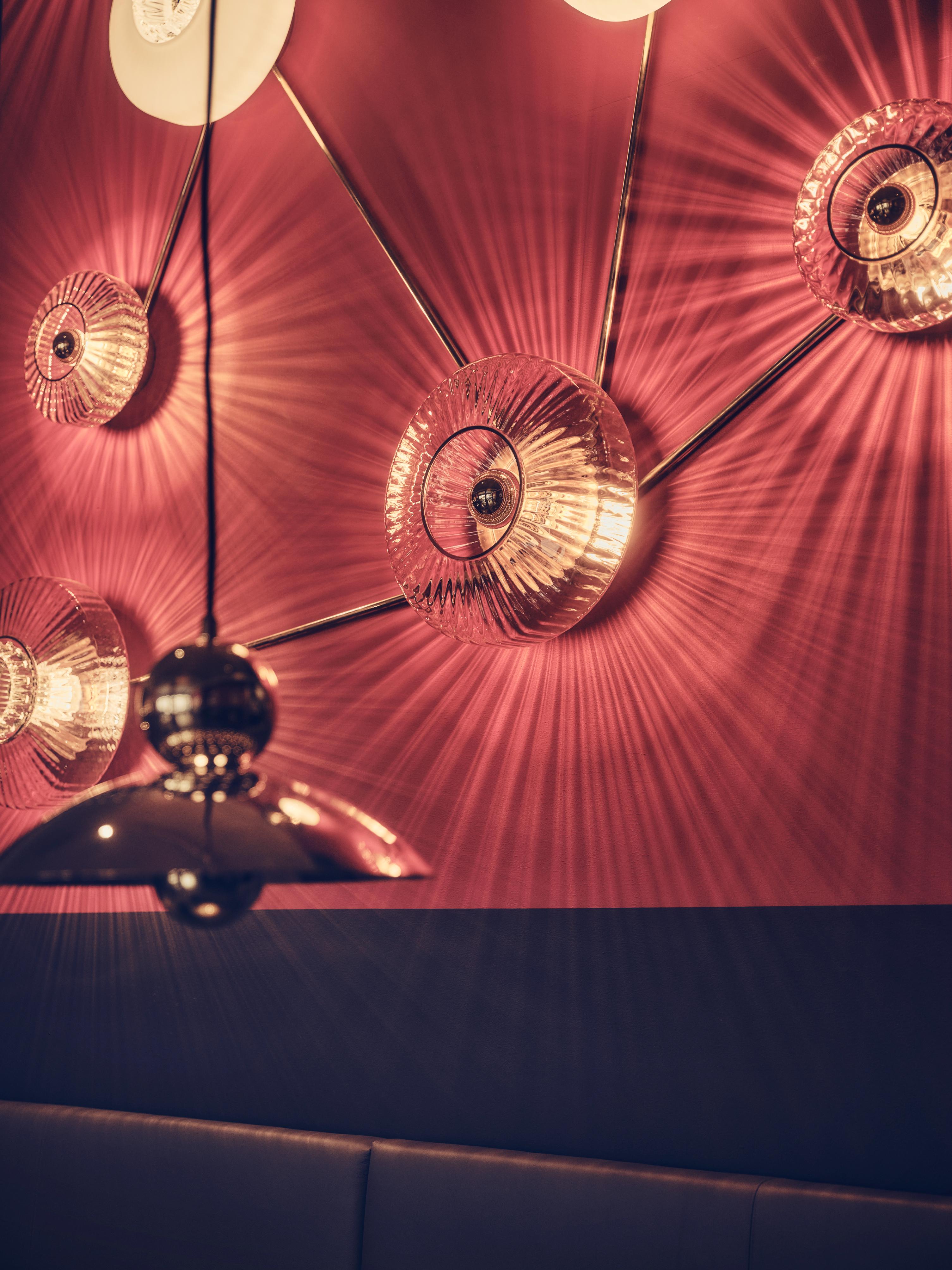 NEW WAVE OPTIC glass wall lamp