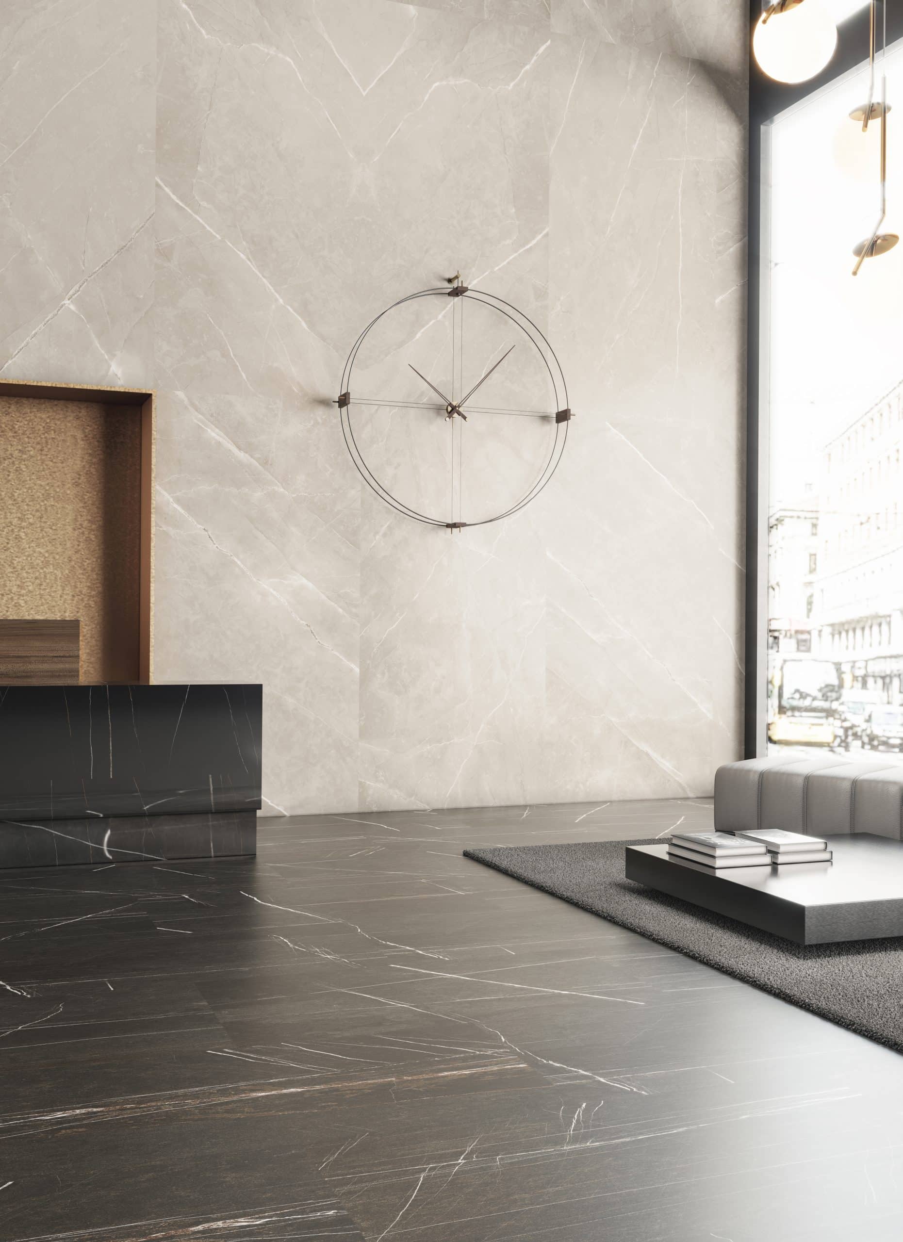 Nástěnné hodiny DELMORI ořechové dřevo s černou a mosaznou