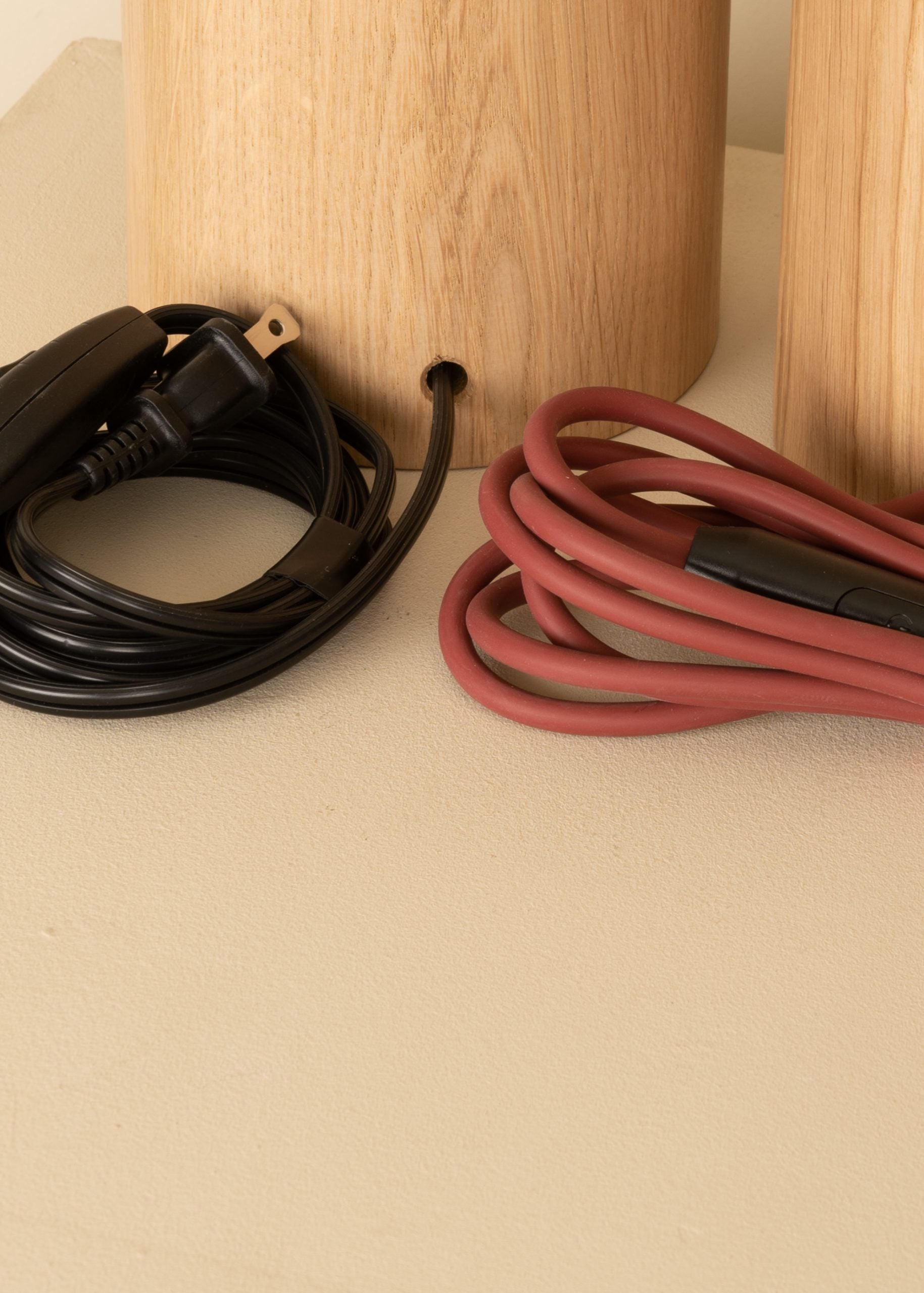 Stolní lampa PEONA KELO dubové dřevo