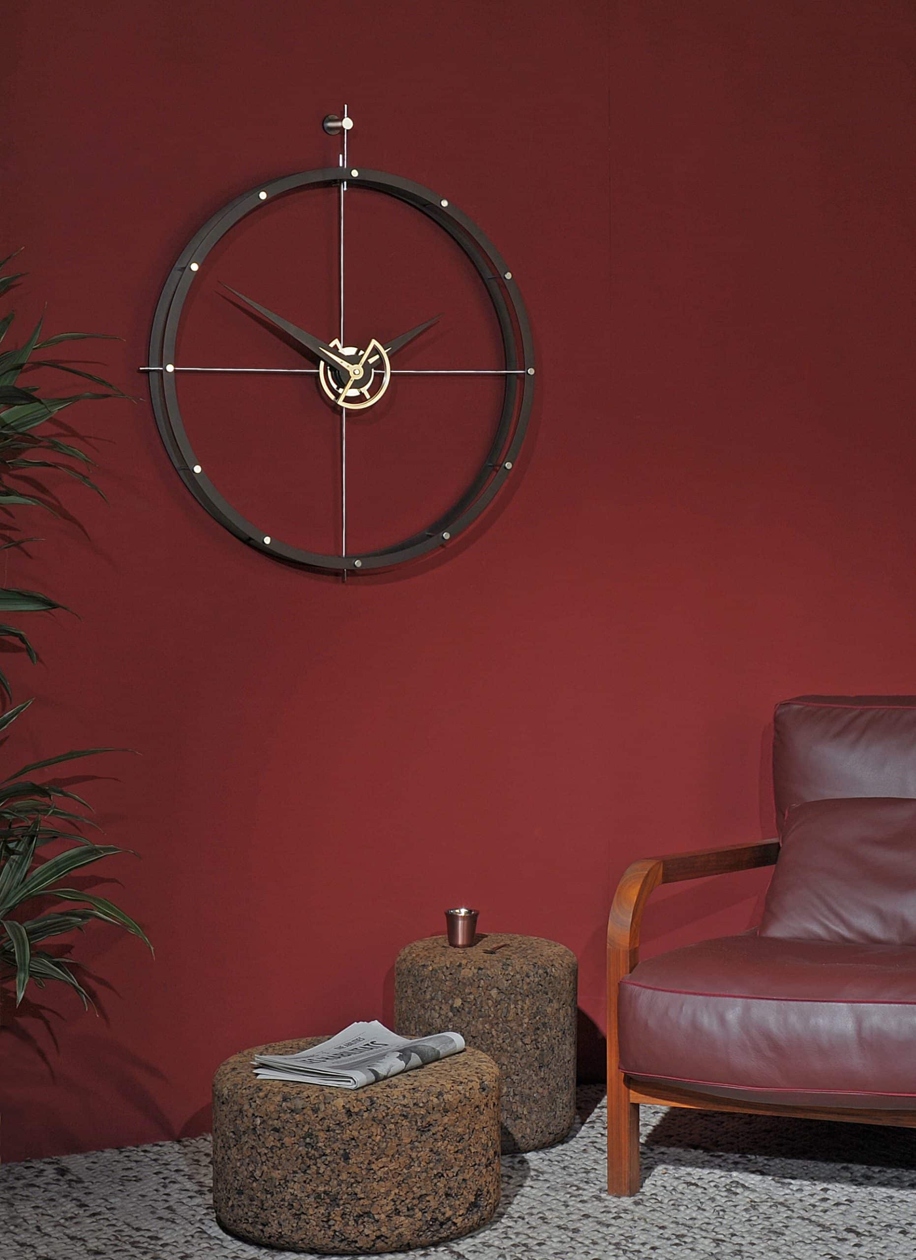 DOUBLE O wall clock in walnut wood with calabo finish and chrome