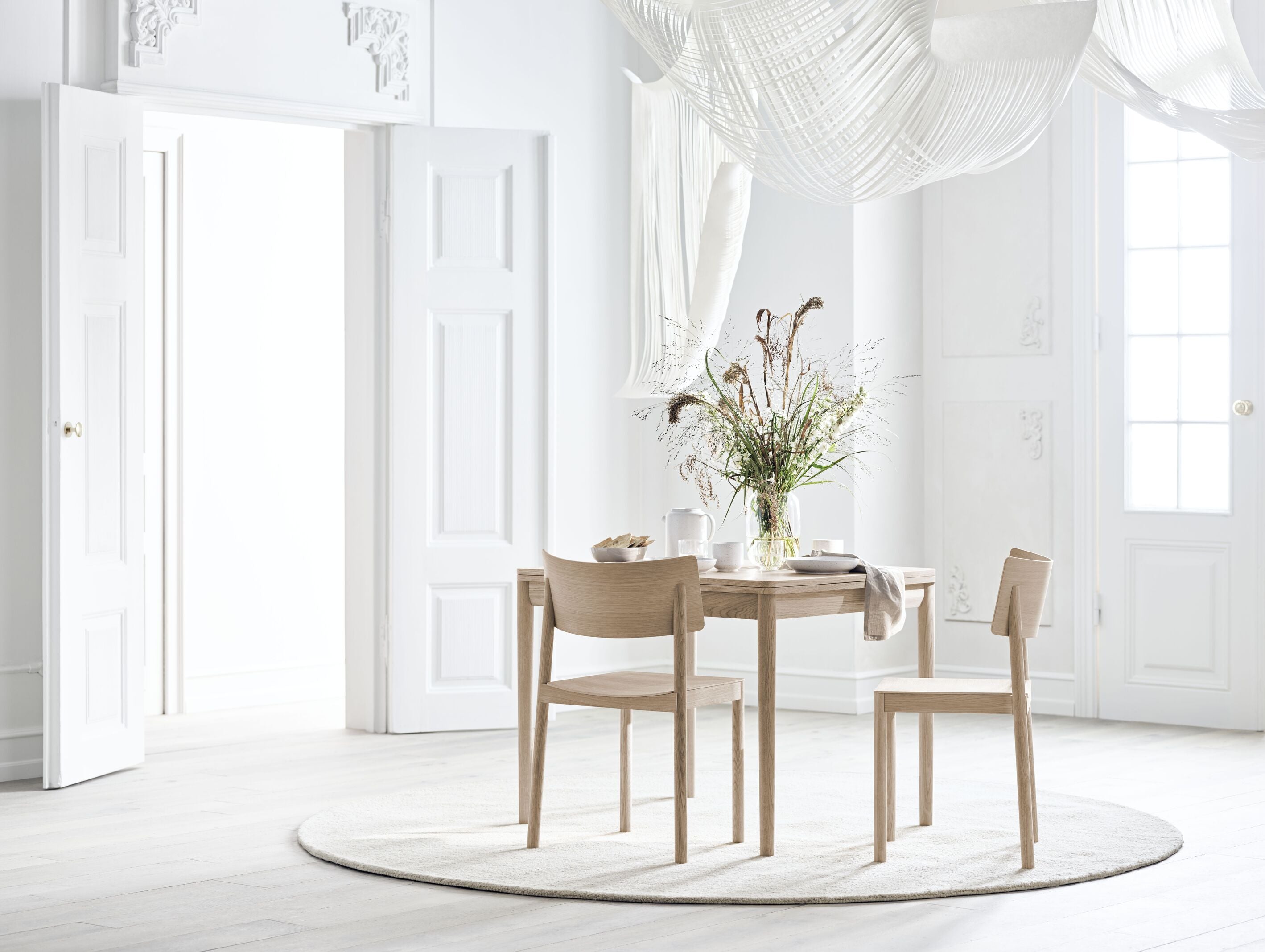 Stůl DOUBLEUP z dubového dřeva