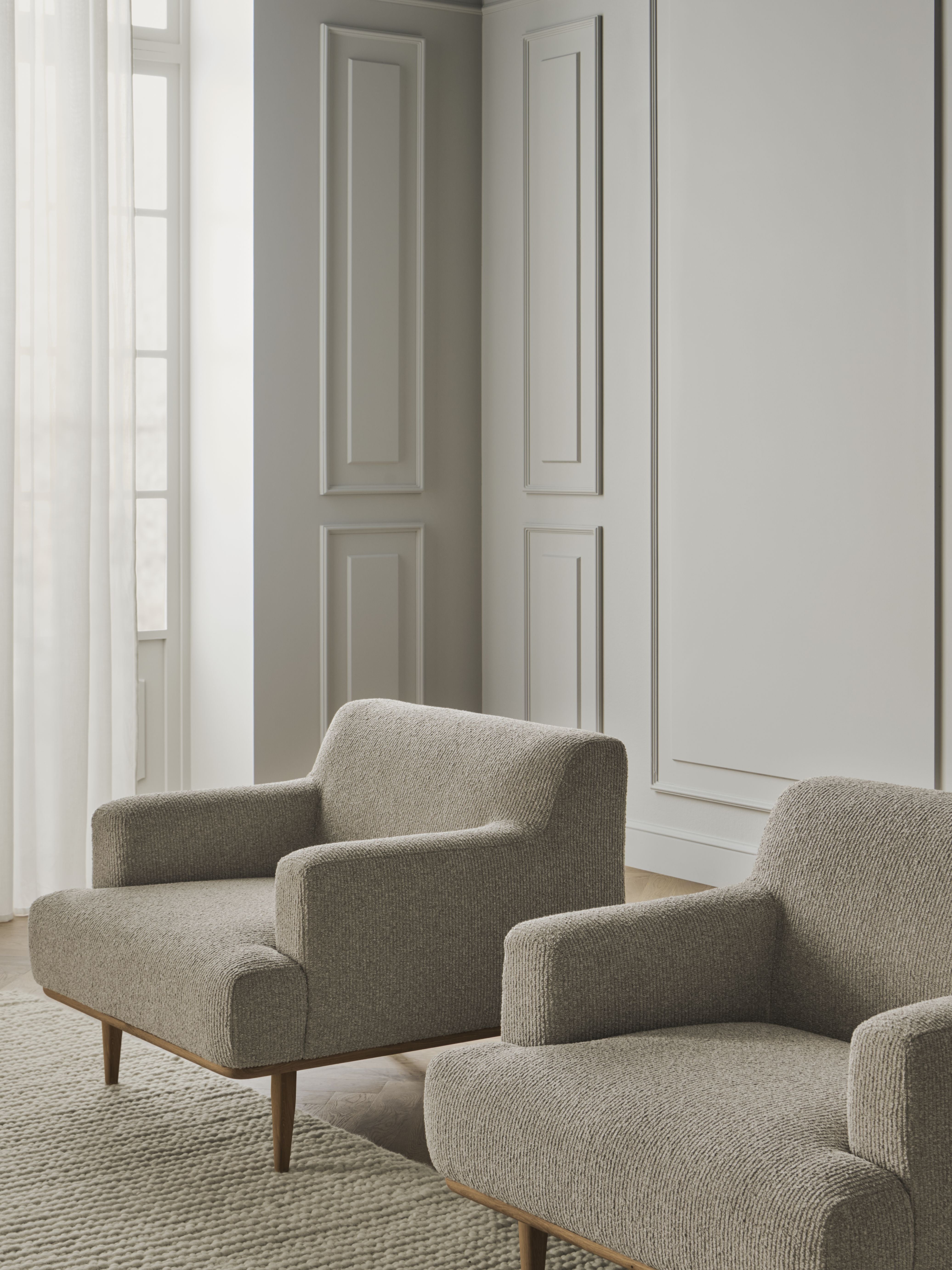 Křeslo DOVER s podstavou z dubového dřeva