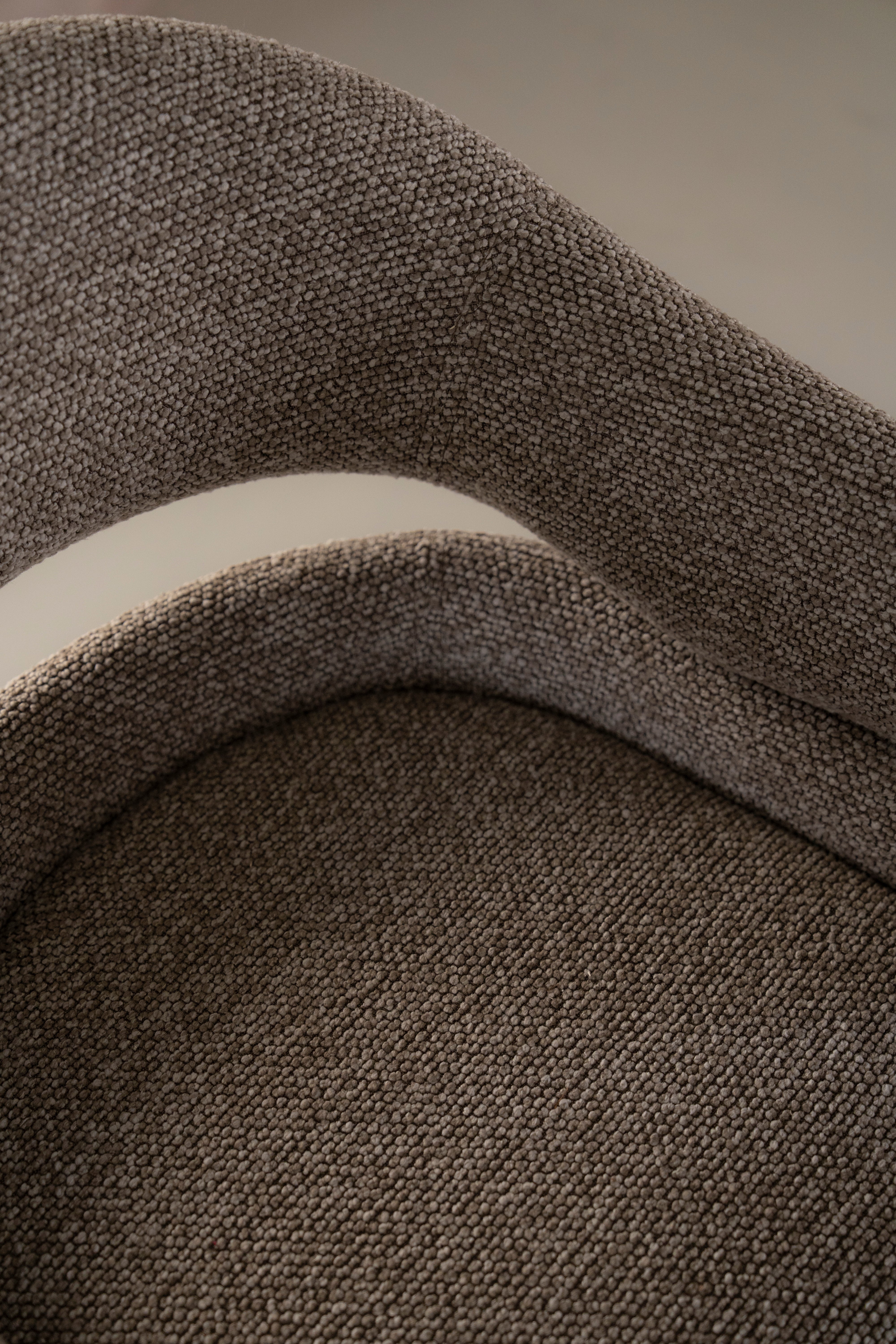 Krzesło obrotowe HAILEY taupe z ciemnobrązową podstawą